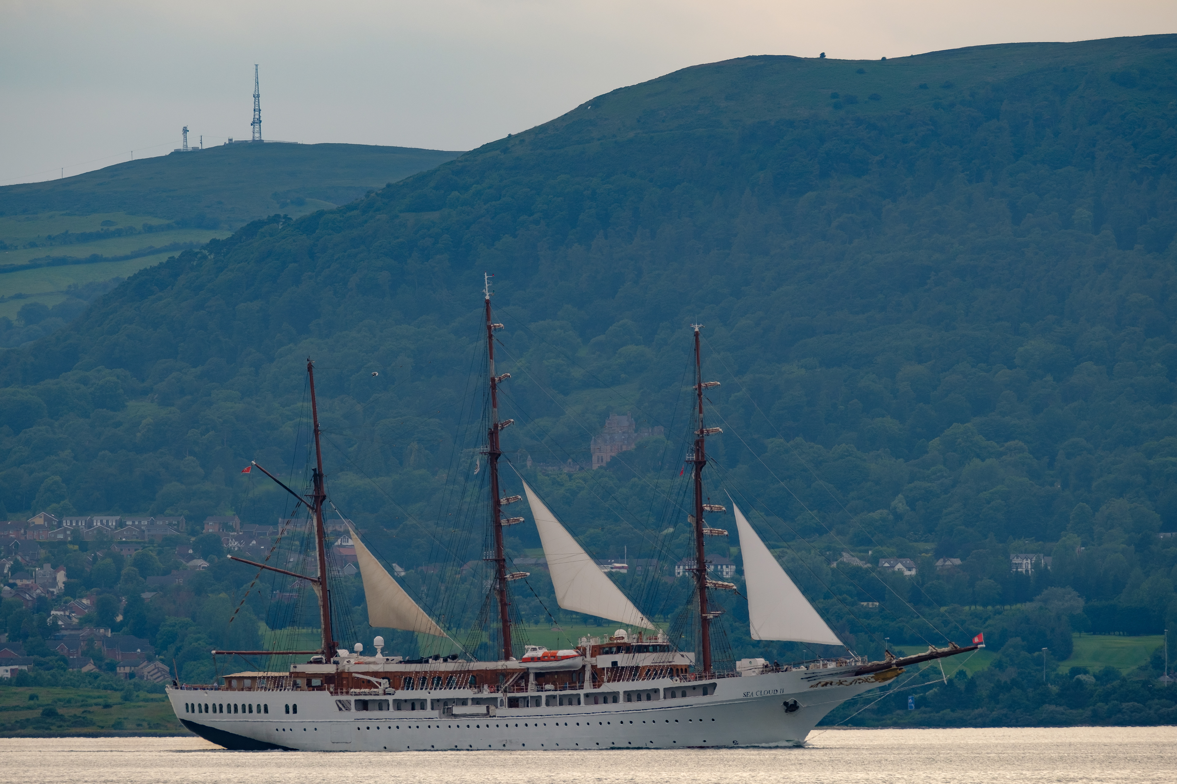 Sea Cloud II Passes Belfast Castle 2019