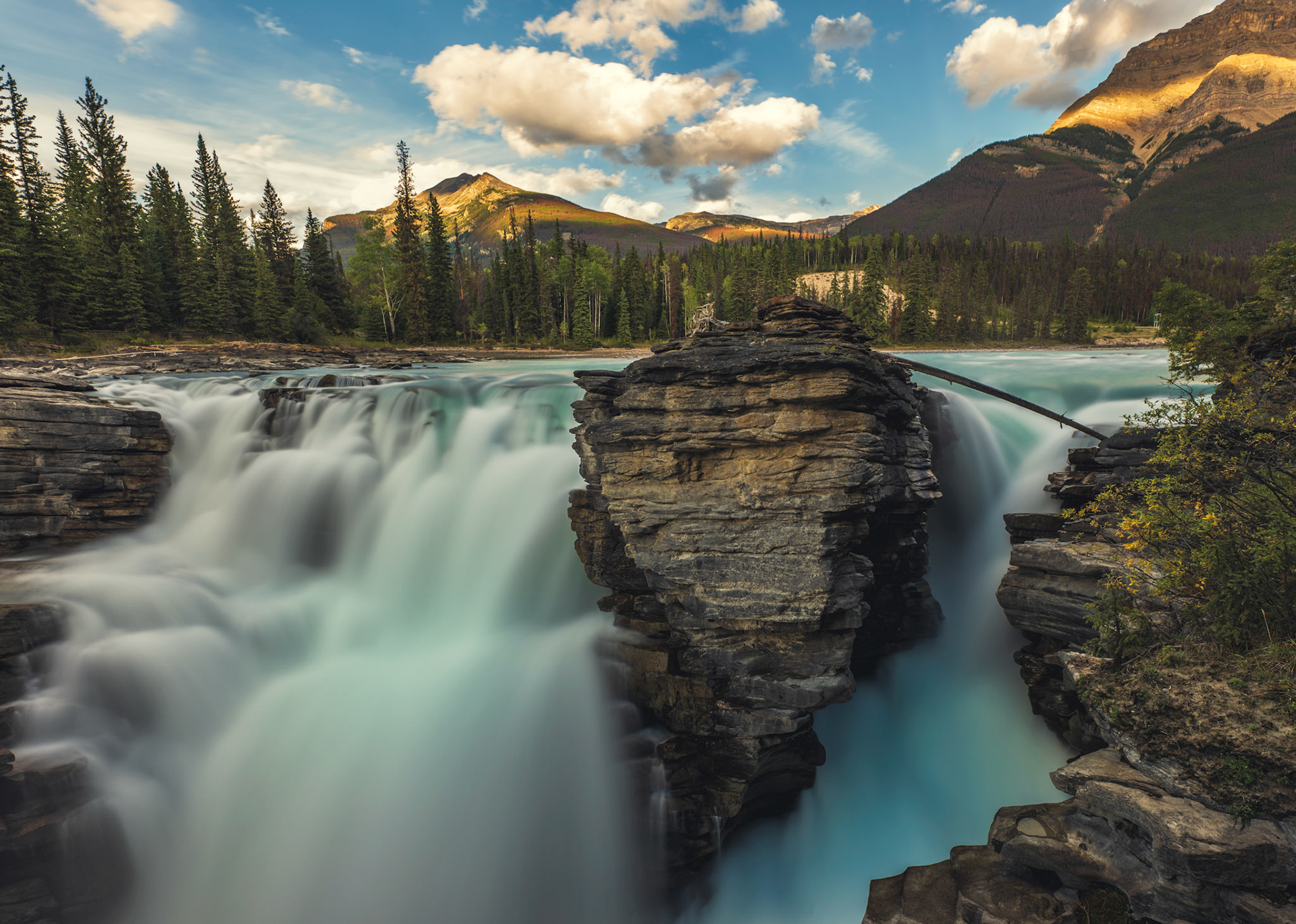 Beautiful Athabasca Falls in Jasper, Alberta, Canada.