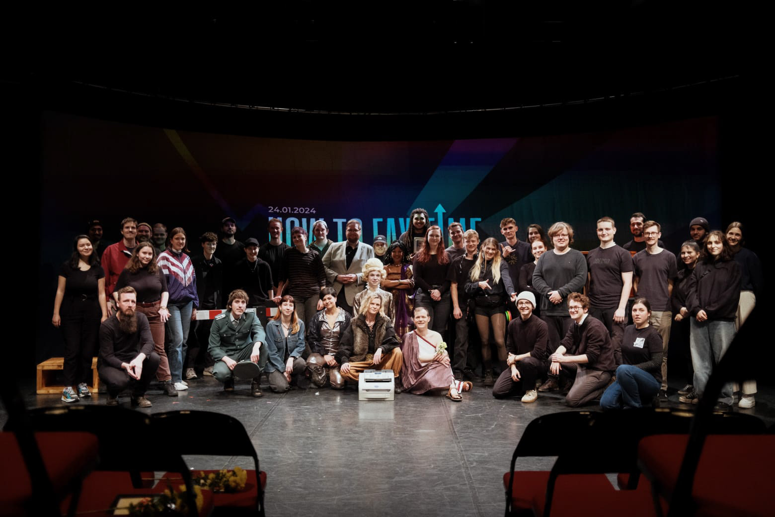 Cast and Crew ( @Alexander Fictner)