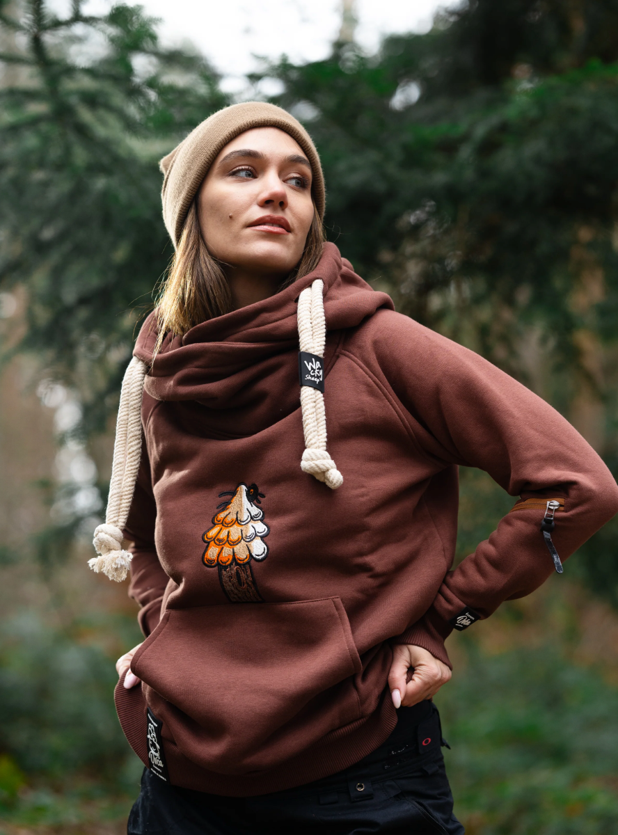 This W's Classic Brown Tree Hoodie is the perfect way to look stylish while staying warm and cozy! Crafted with care, this classic hoodie won't let you down when the temperatures start to drop. Show off your classic style in ochre-colored awesomeness!