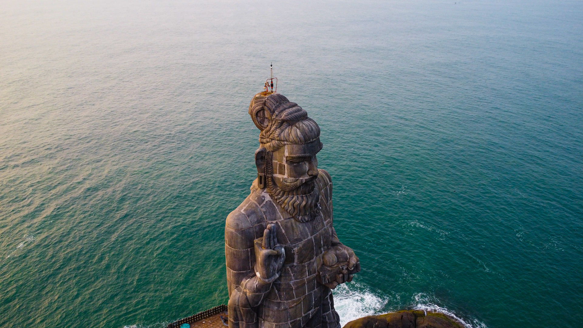 Thiruvalluvar Statue
