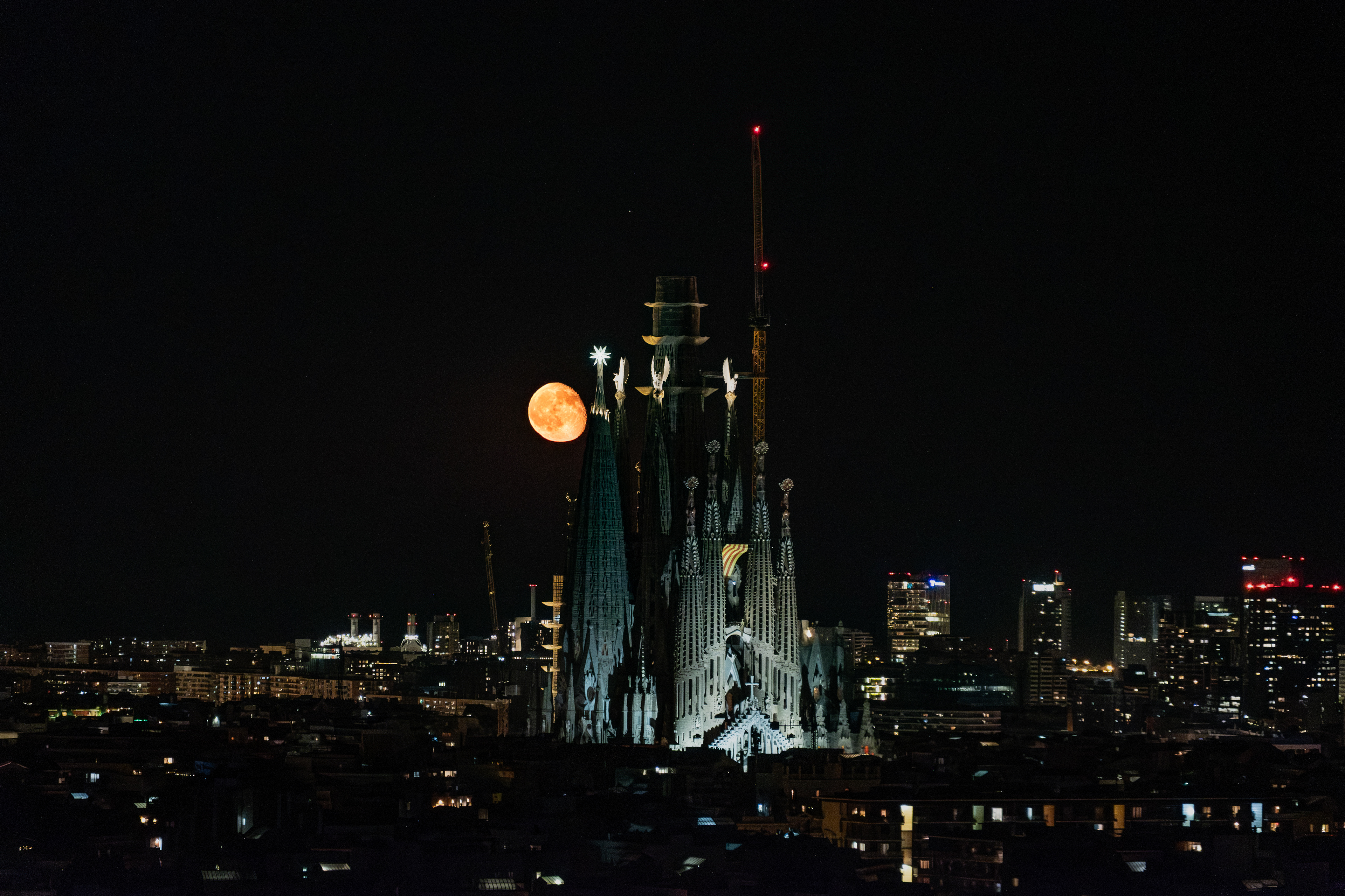 MOON RISE BEHIND SAGRADA FAMILIA