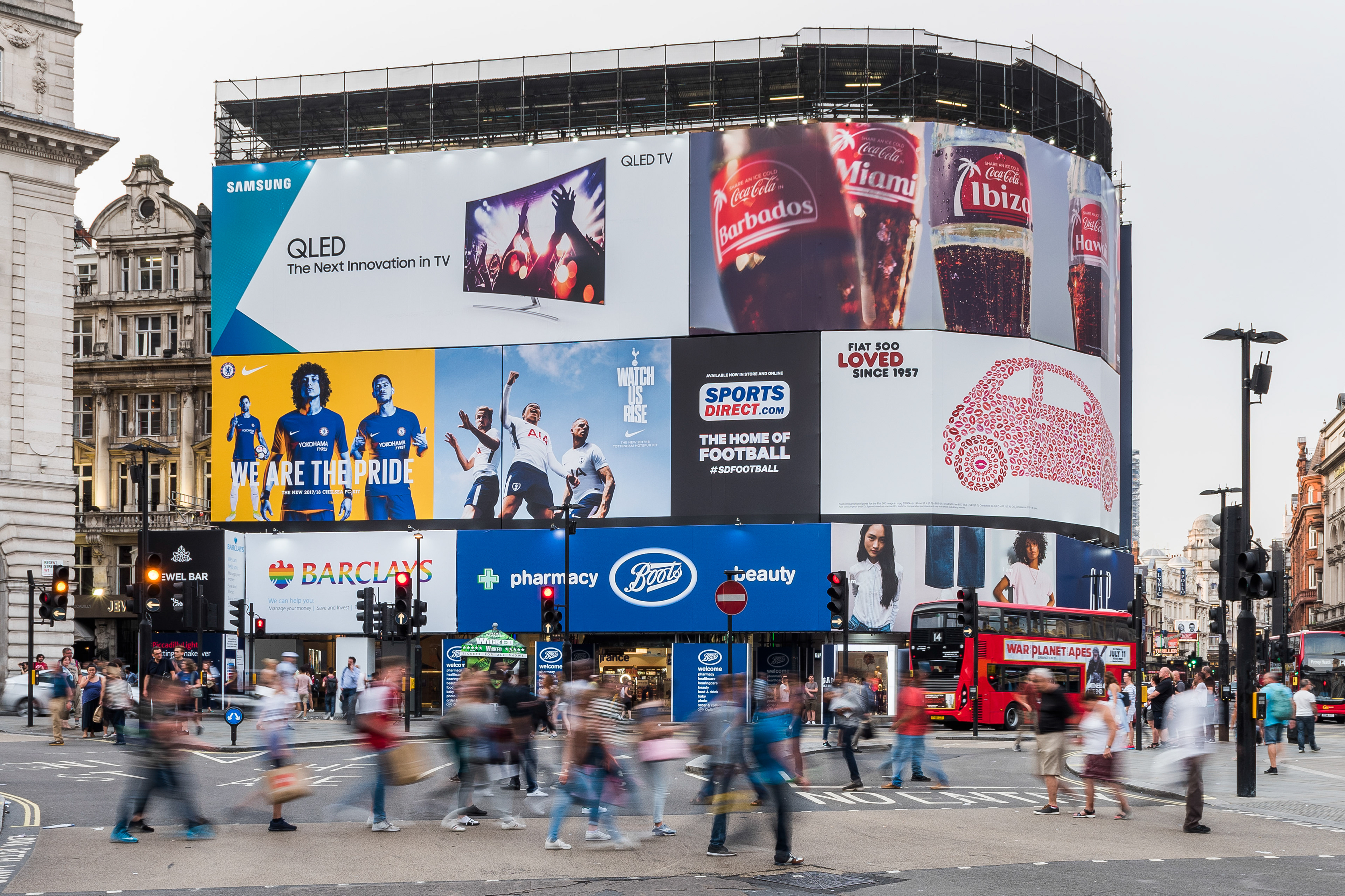 Nike | Clubs kits | Digital billboard | Artwork