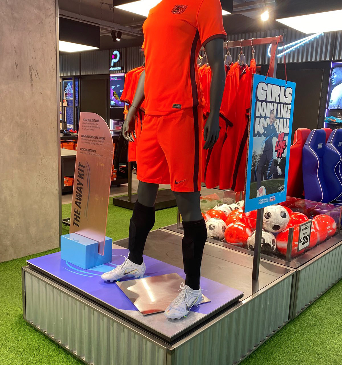 Nike | Womens Euro's | Artwork