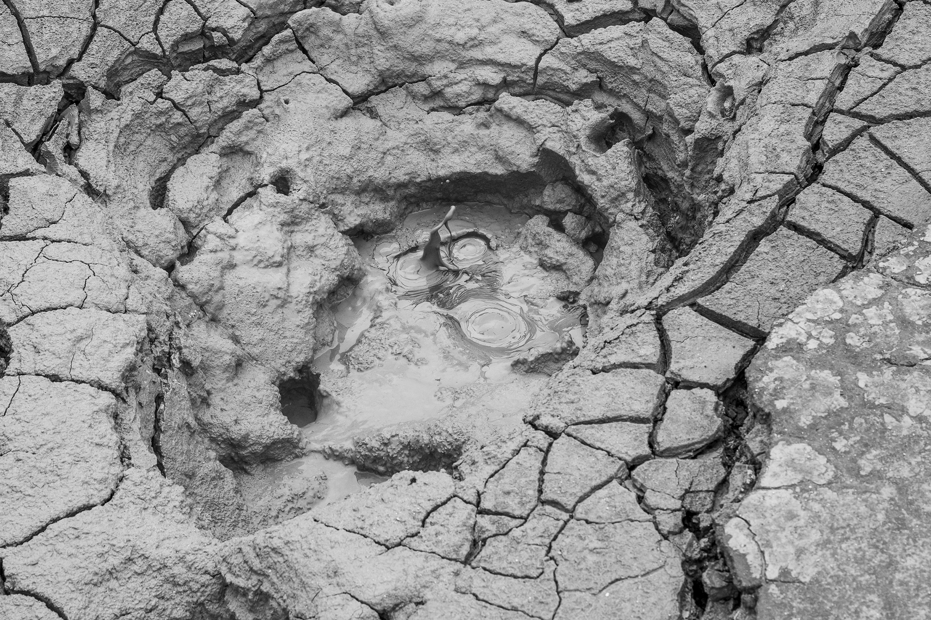 Hot springs and mud pots near Myvatn