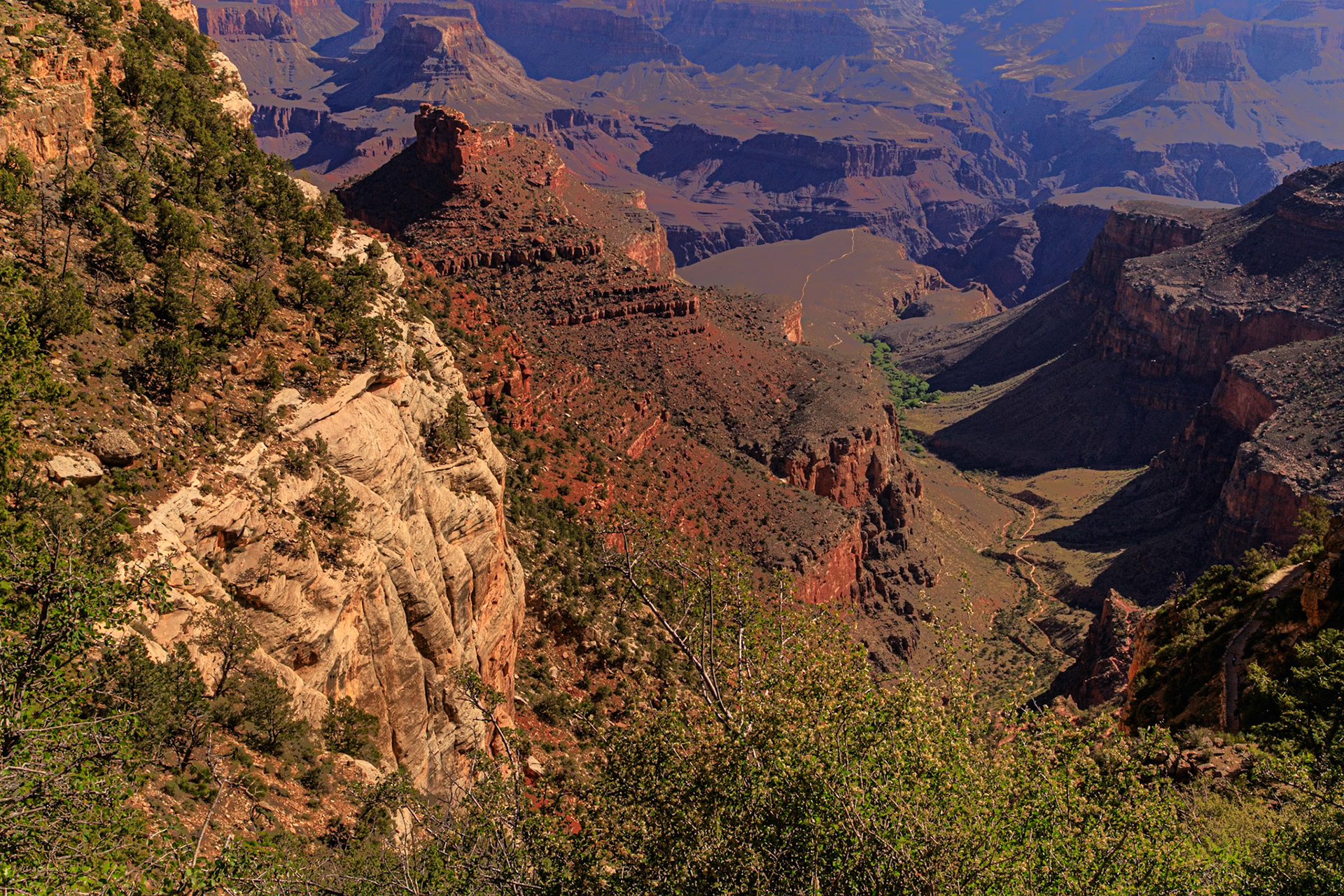 A look into the canyon at the trail deep below