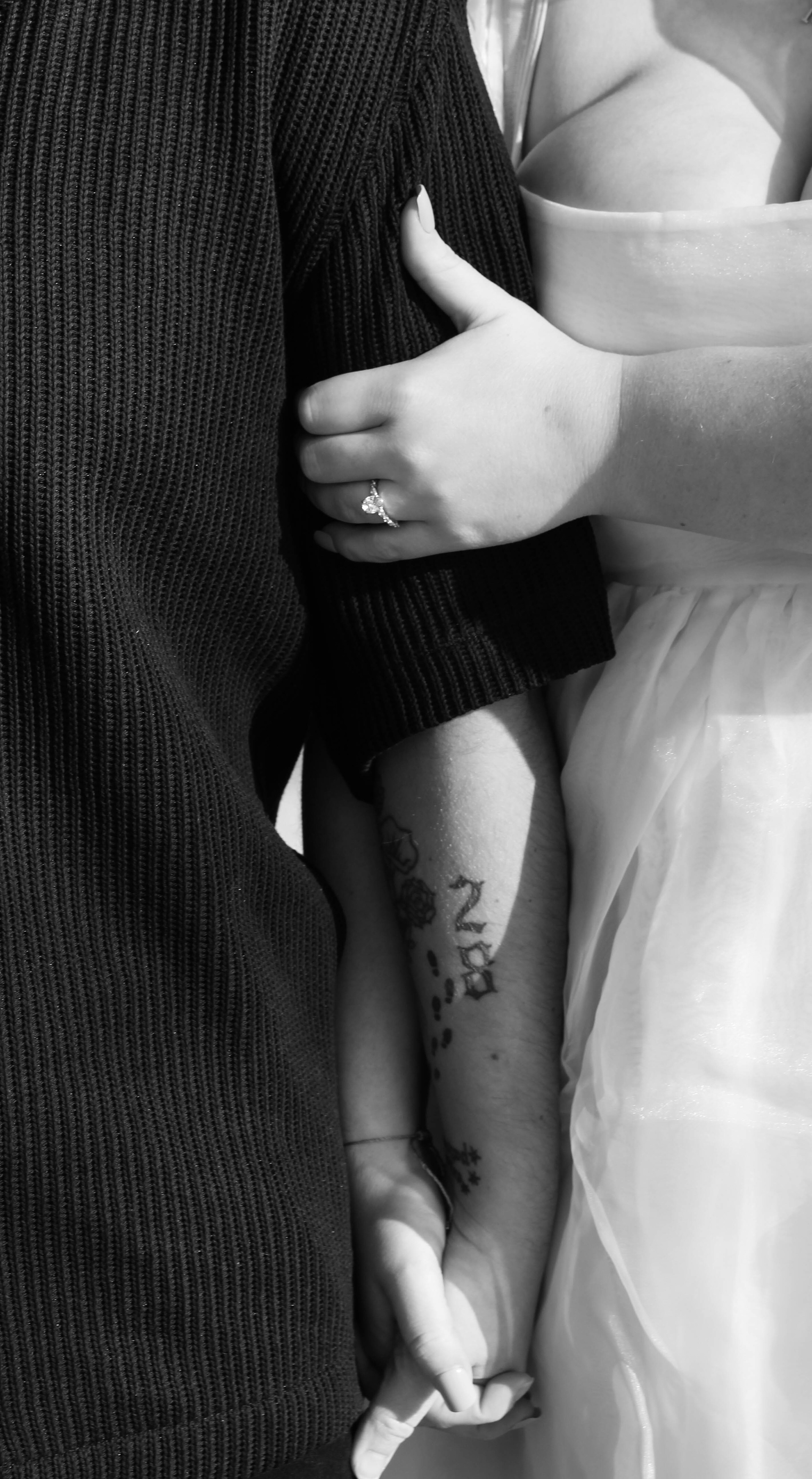Couple Engagement Photoshoot - Nelson-Atkins Museum of Art