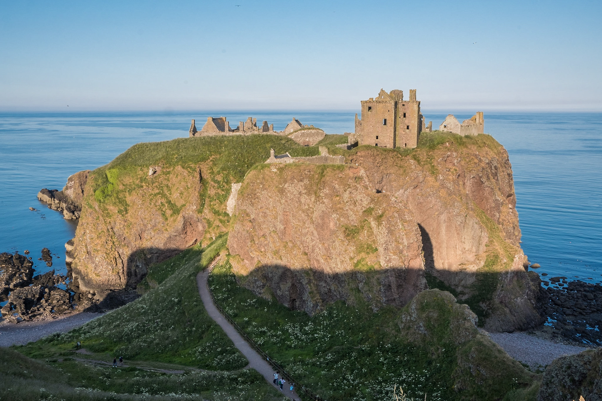 The classic viewpoint showing the castle and crag appears on lots of calendars but is still a great shot. Luckily, there were some people on the path to show the imposing scale of the place.