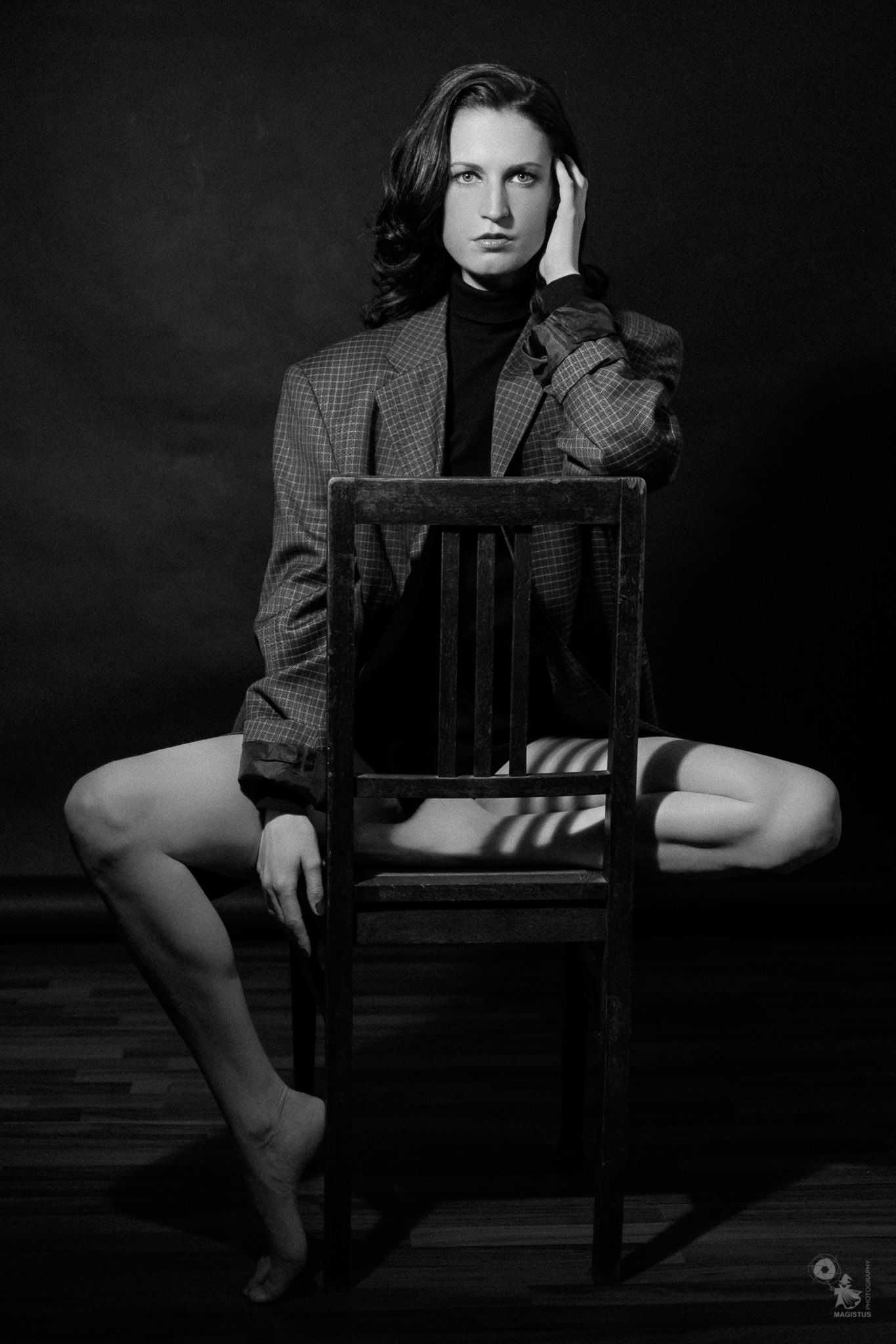The Chair | MAGISTUS|PHOTOGRAPHY | www.magistus.de

Bei diesen drei Bildern wurden wir von einem Editorial mit einer bekannten Sängerin inspiriert.

#editorial #portrait #black_white #beauty #photography #darmstadt #mkfeature
