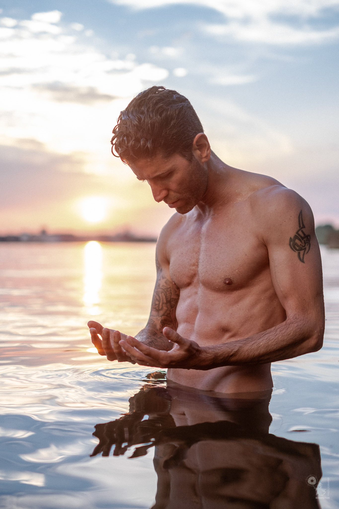 WATER | magistus.photography | M: Male-Efficient

Vier weitere Bilder gibt es hier: https://magistus.photography/water

#male #onlocation #lakeconstance #malemodel #portrait #model #photoshoot #magistus