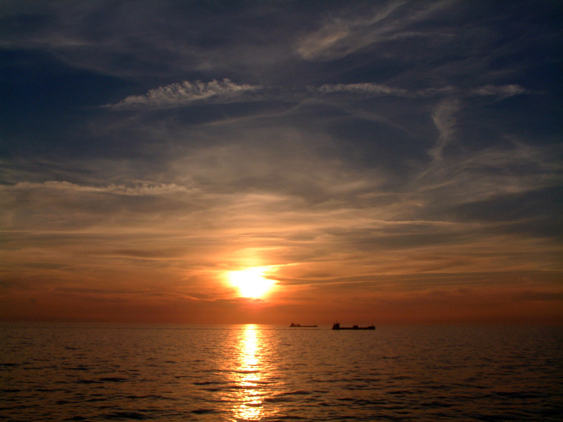 ships passing