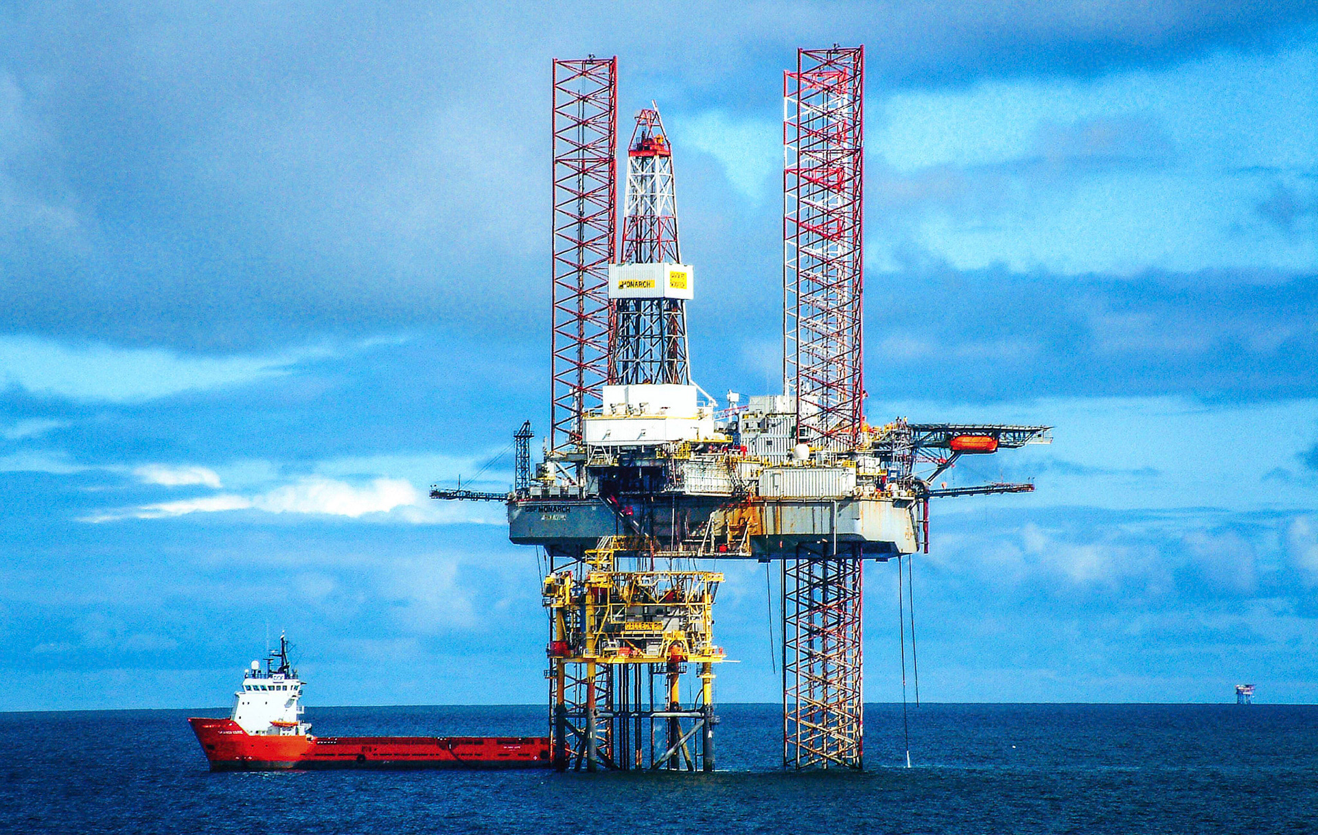 Global Santa Fe Jack Up Rig the Monarch