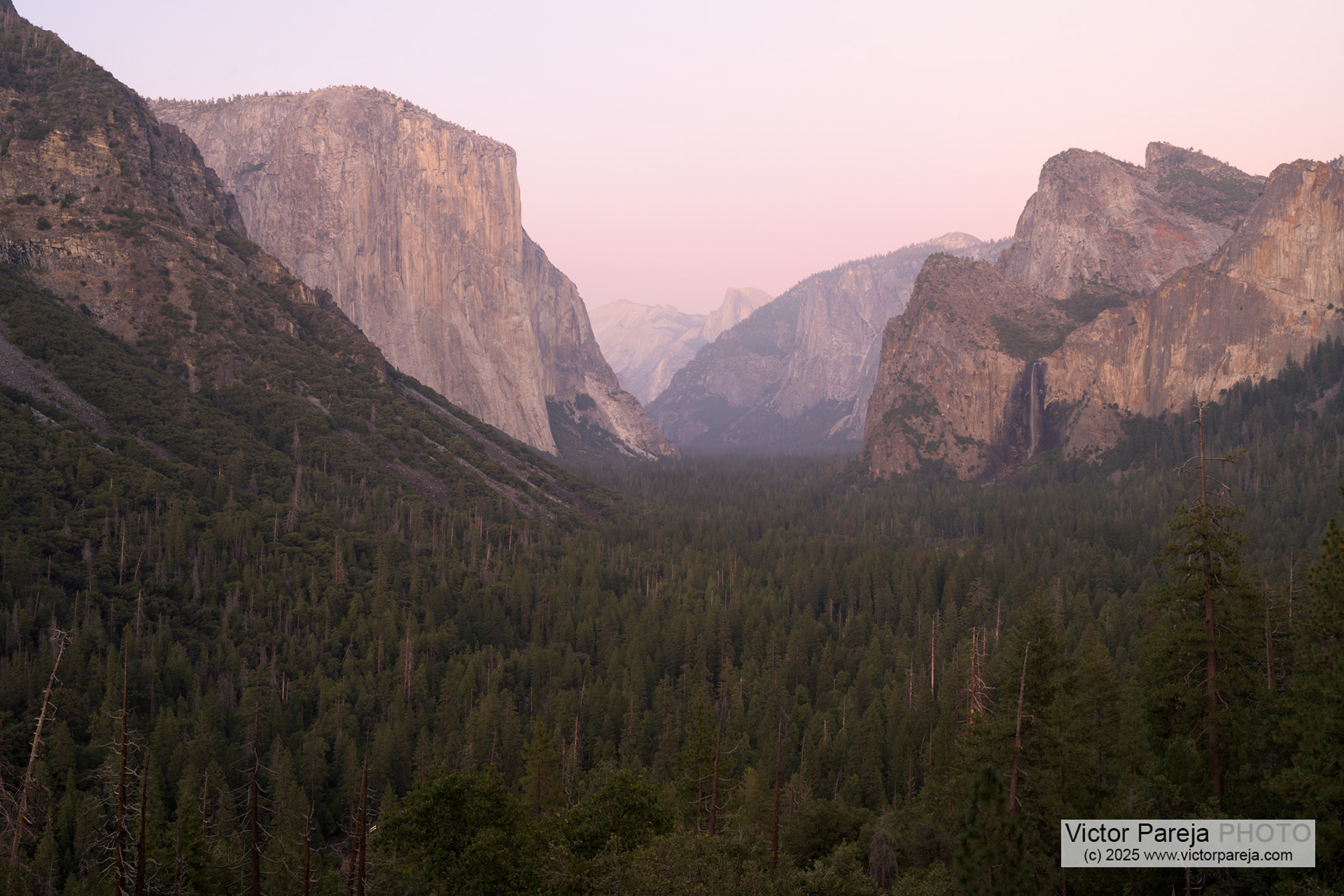 El Capitan left, and Half Dome in the background - Yosemite National Park
