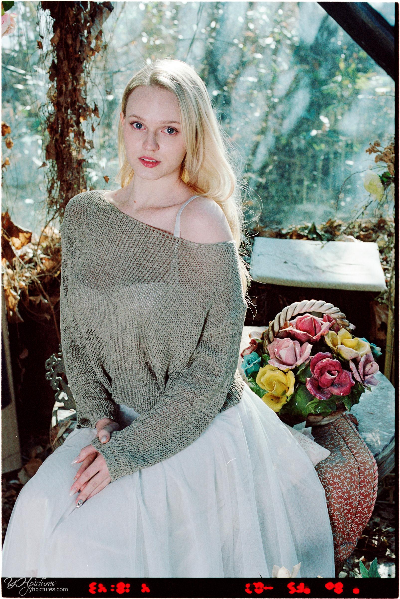 Alice12HP030134_08HI @Anseong │ F6 │ Portra160 │ B10 B10xPlus │ 9000ED