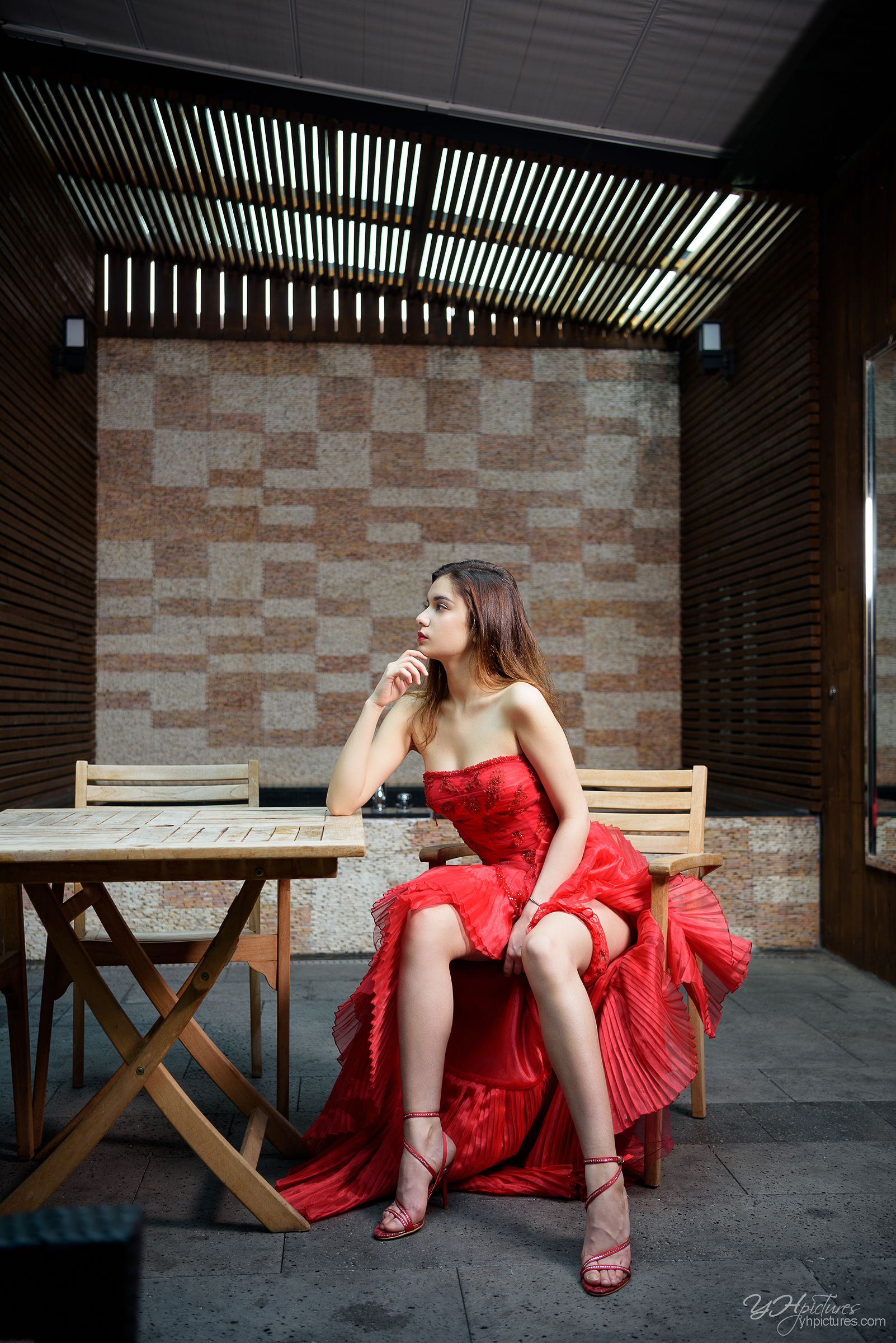 Fatima05YU290803_01HI │ D810 │ B1