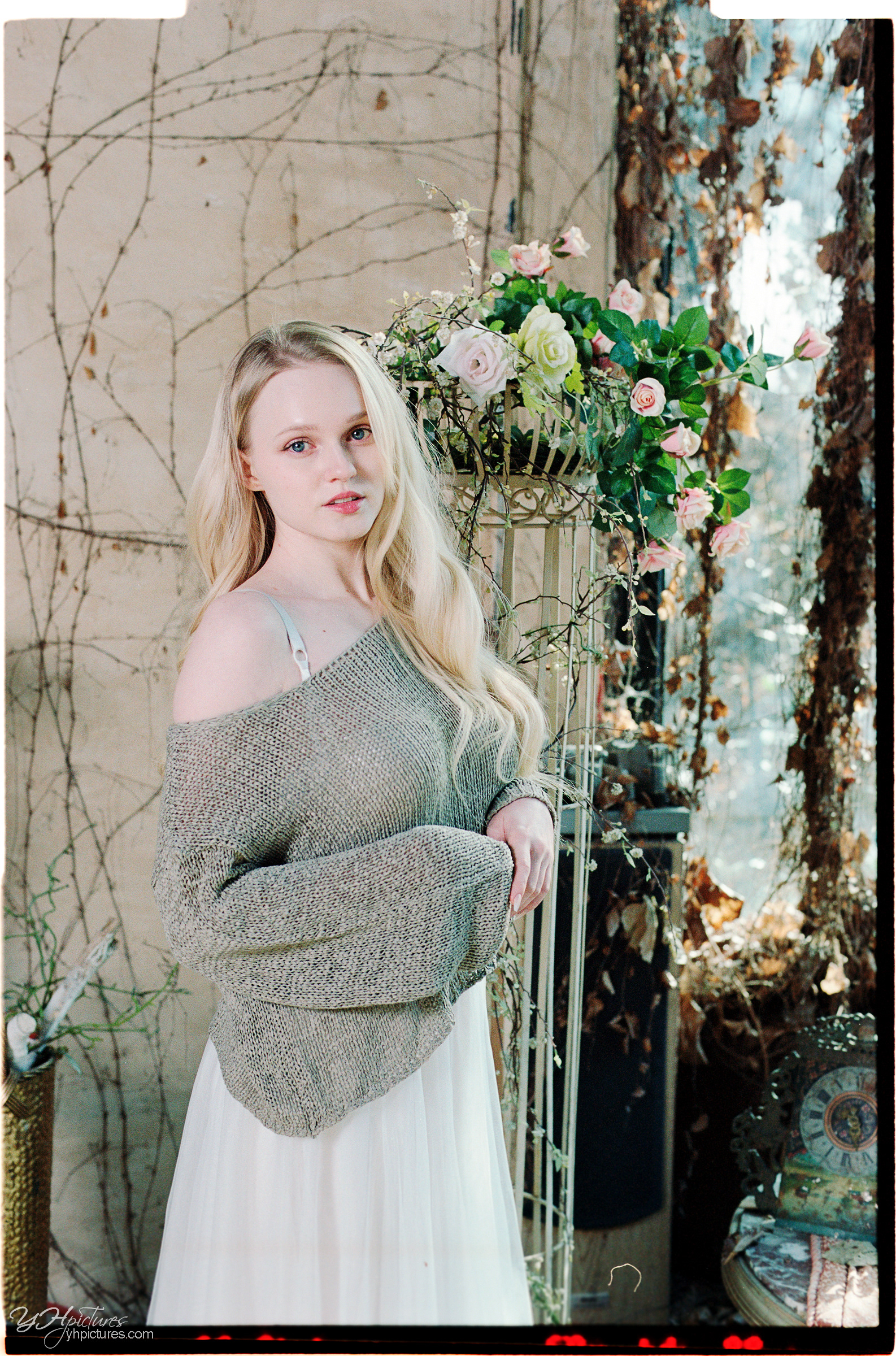 Alice12HP030125_08HI @Anseong │ F6 │ Portra160 │ B10 B10xPlus │ 9000ED