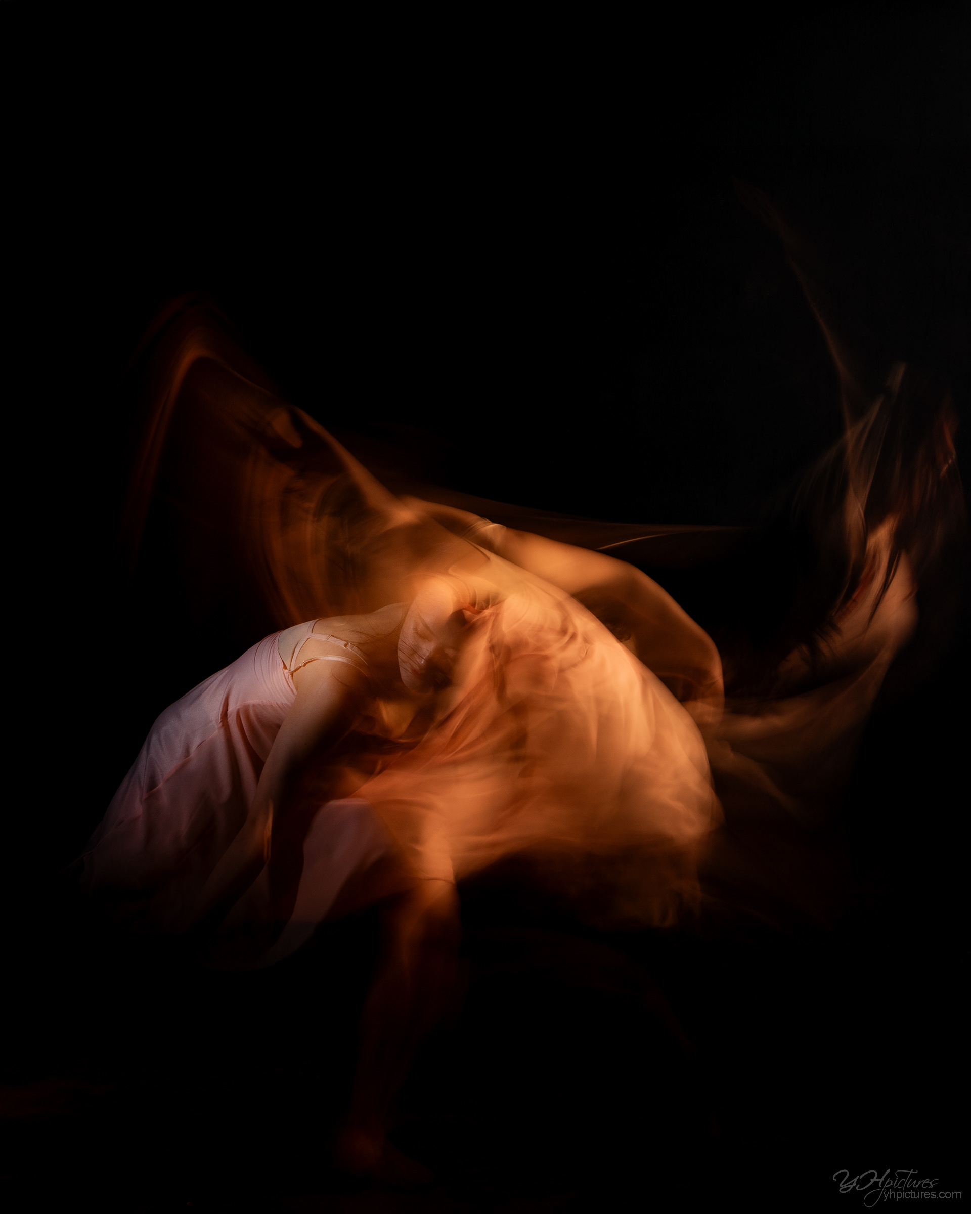 CYR05YU210410_08HI │ D810 │ B1 +Halogen