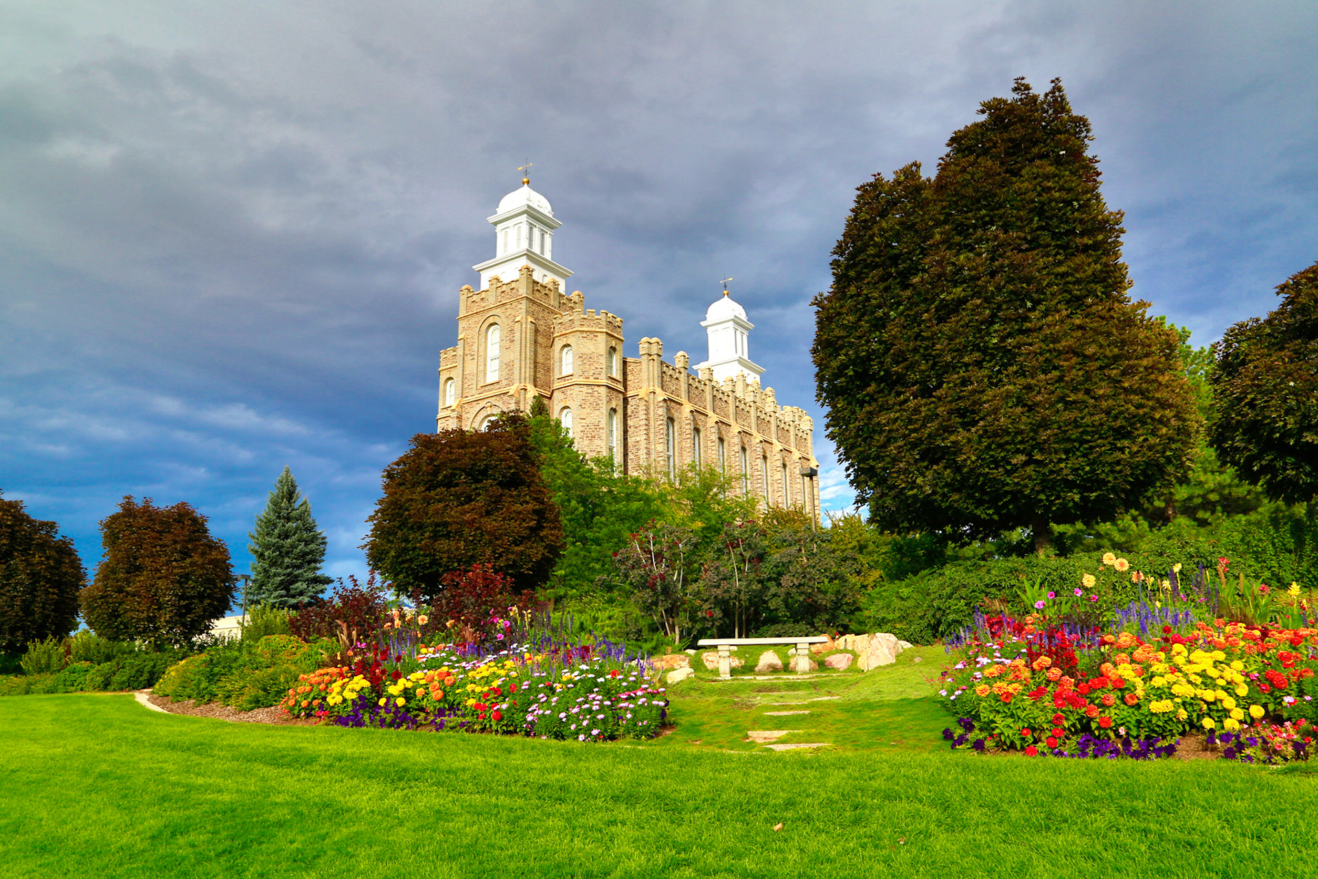Spring Capture of the Logan Utah Temple