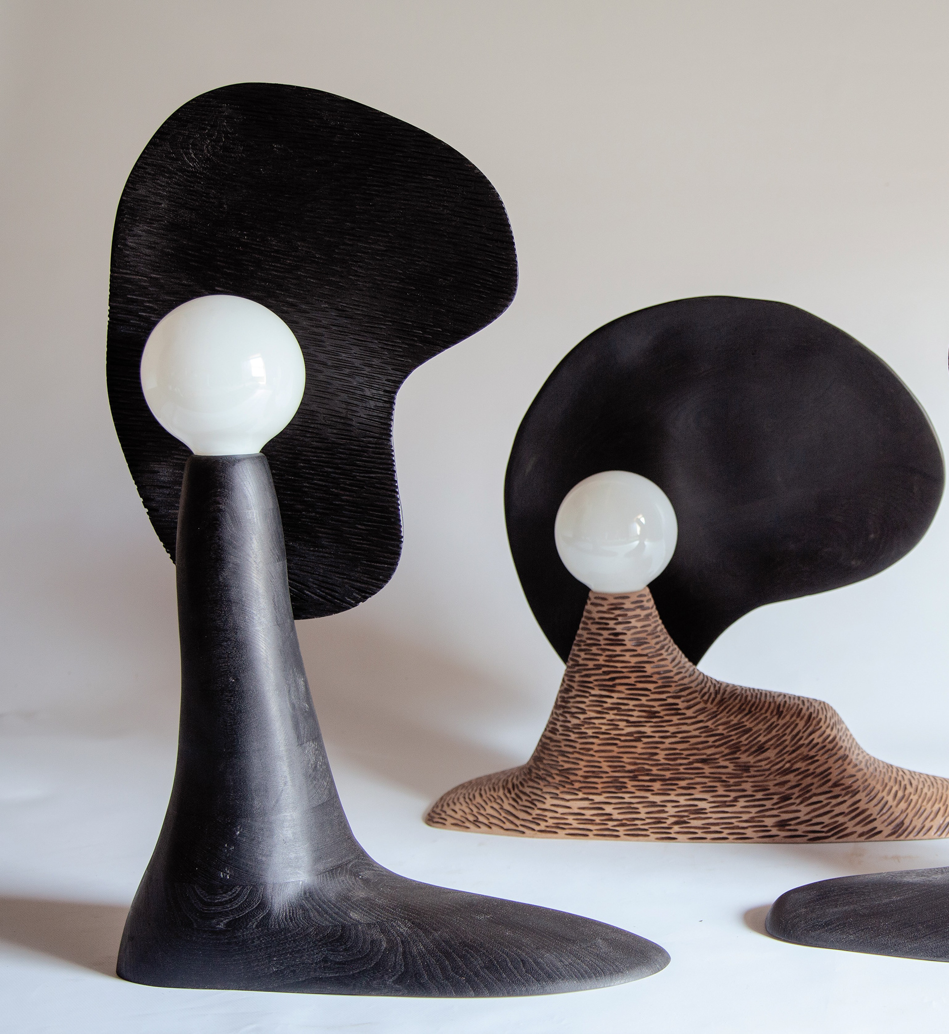 Lampe campo, Orme sculpté, teinté et texturé 70x40x20 & 50x50x20cm, pièces uniques 1 800€ l'une