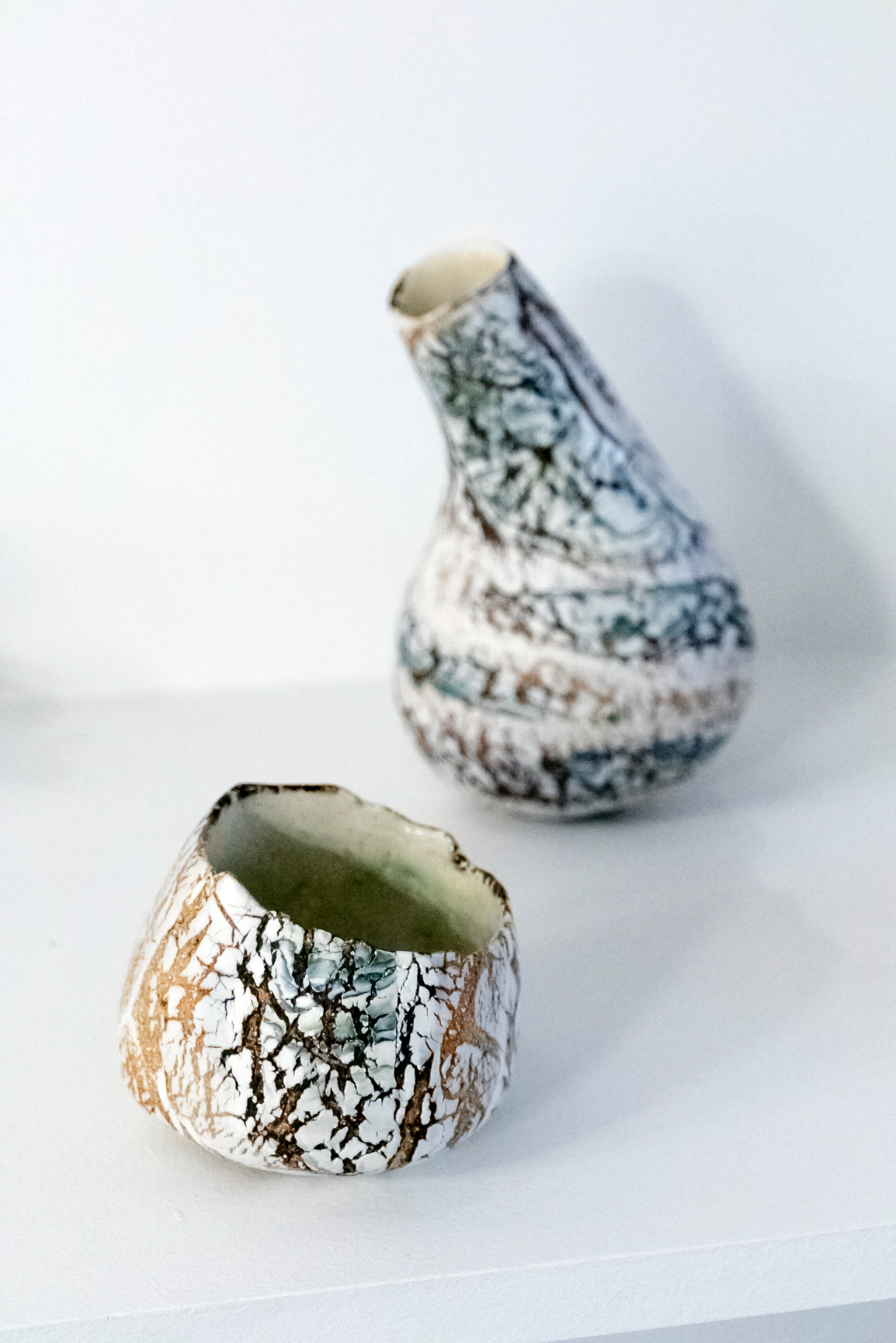 Grès & porcelaine : Vase bouteille 330€ / Pièce oblique 180€