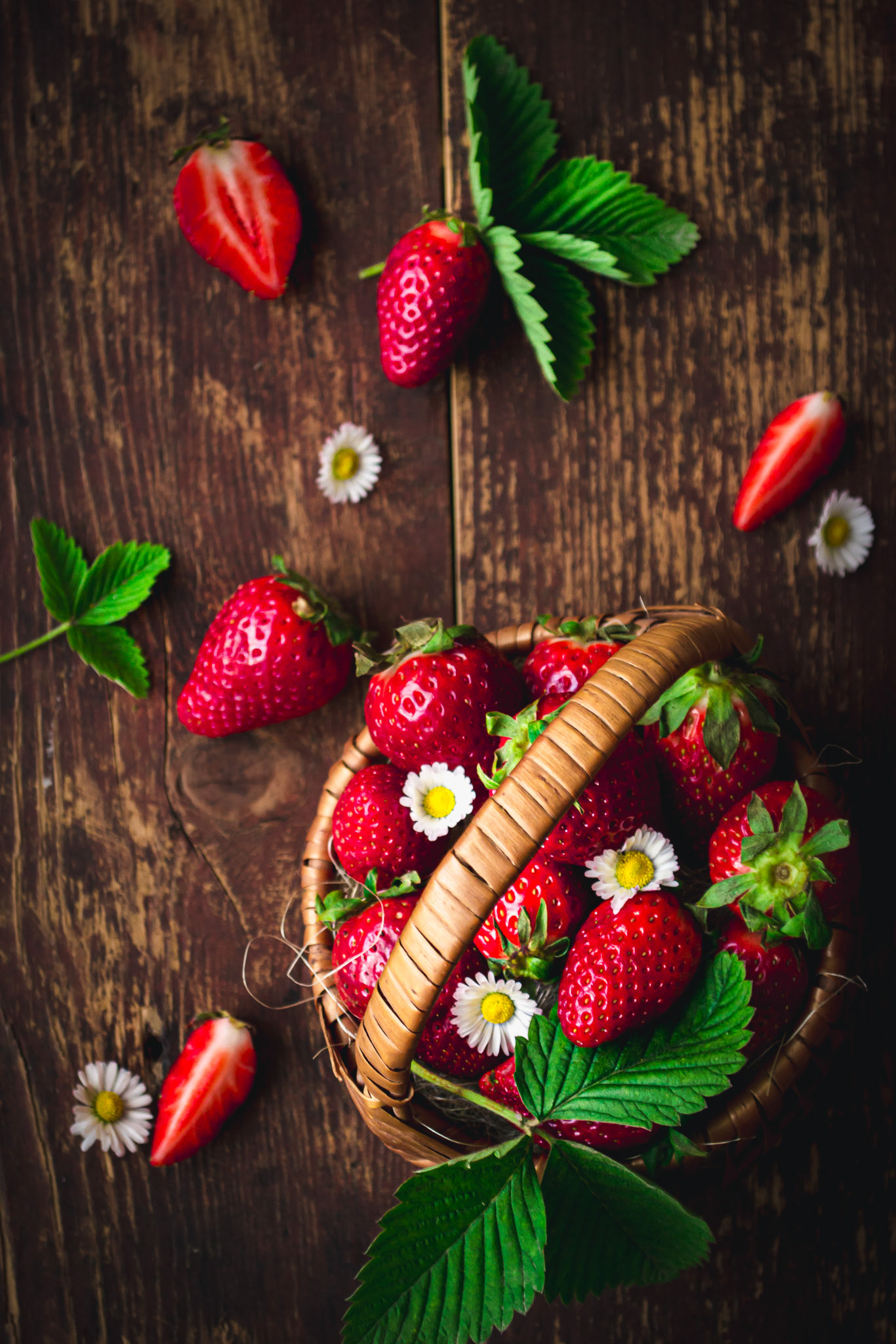 FRESH STRAWBERRIES