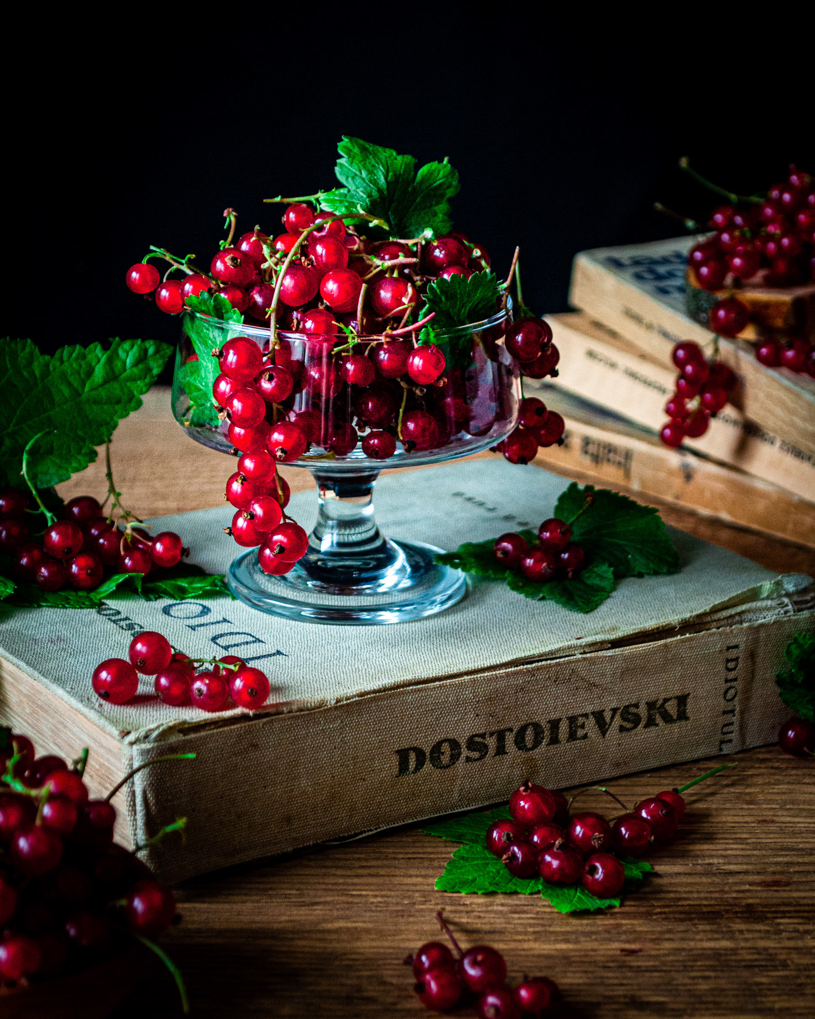 RED CURRANT BERRIES