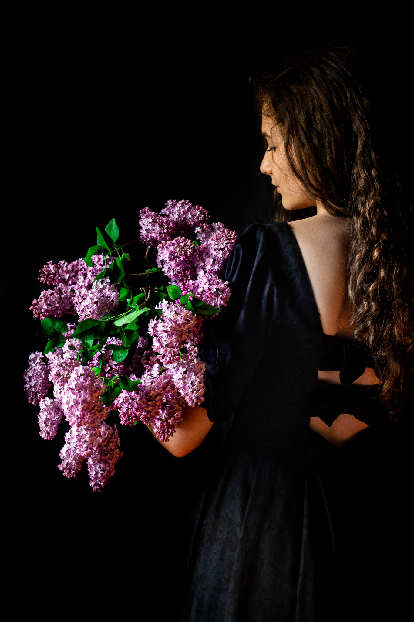 GIRL WITH LILAC FLOWERS