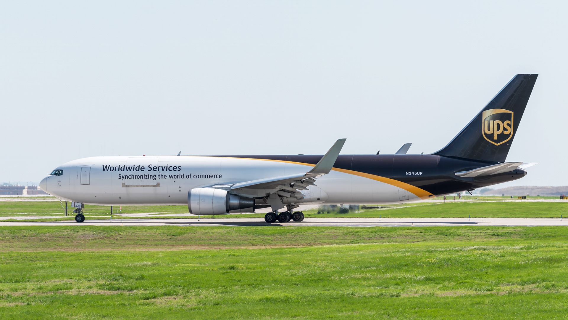 N345UP-United Parcel Service (UPS)-Boeing 767-34AF(WL)-DFW_KDFW