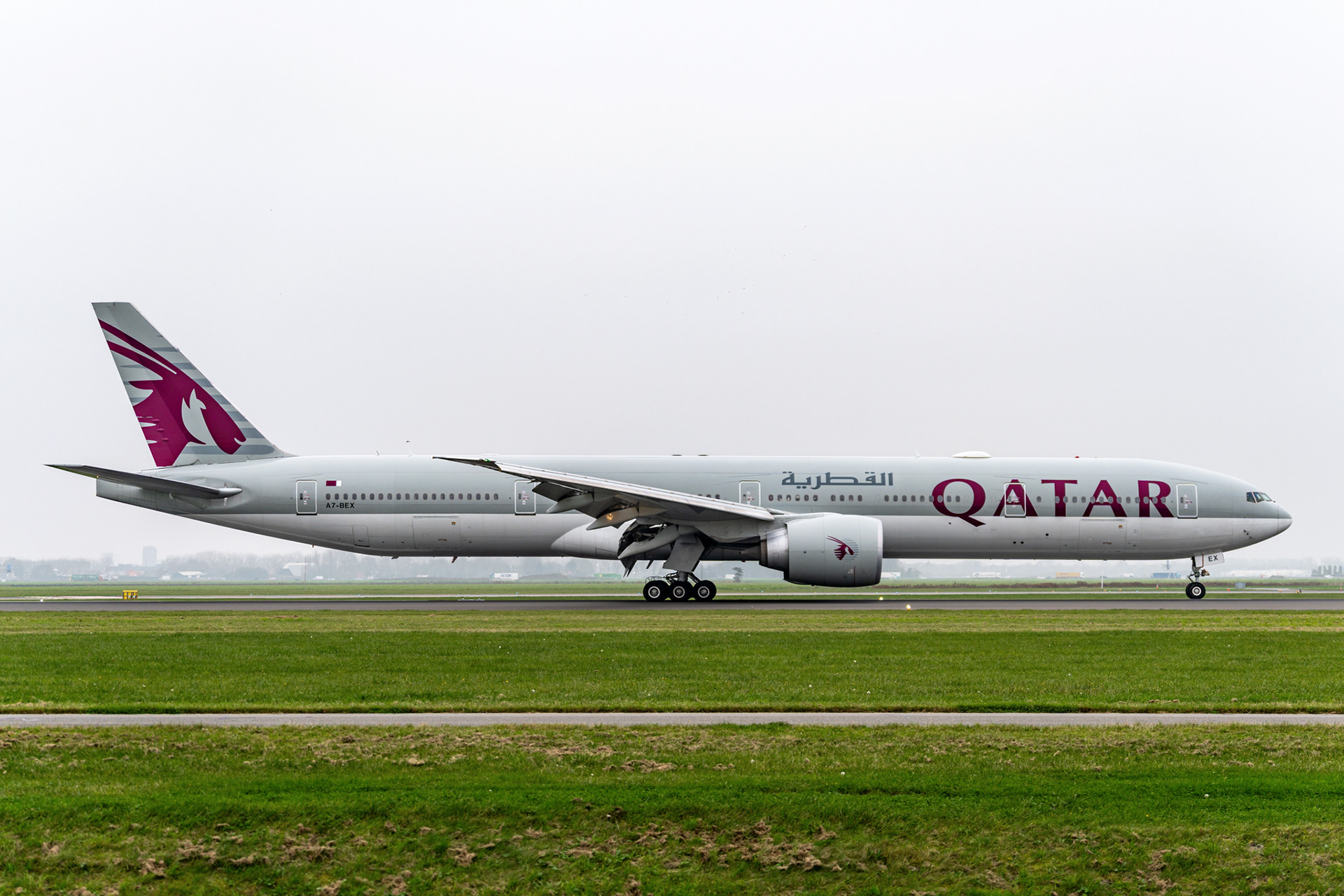A7-BEX-Qatar Airways-Boeing 777-300ER-AMS_EHAM
