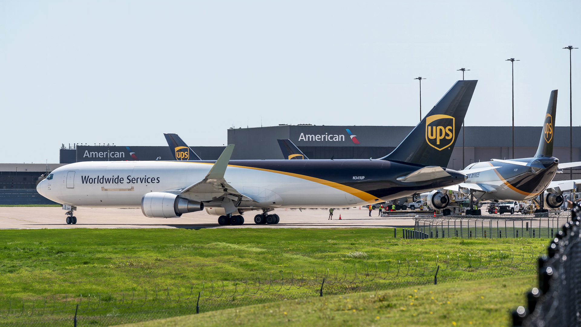 N341UP-United Parcel Service (UPS)-Boeing 767-34AF(WL)-DFW_KDFW