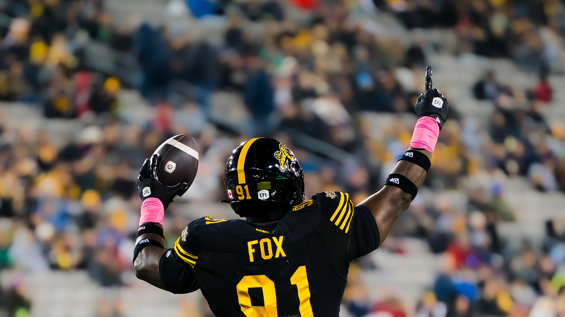 fox scores a touchdown for the Hamilton Tiger-Cats, CFL