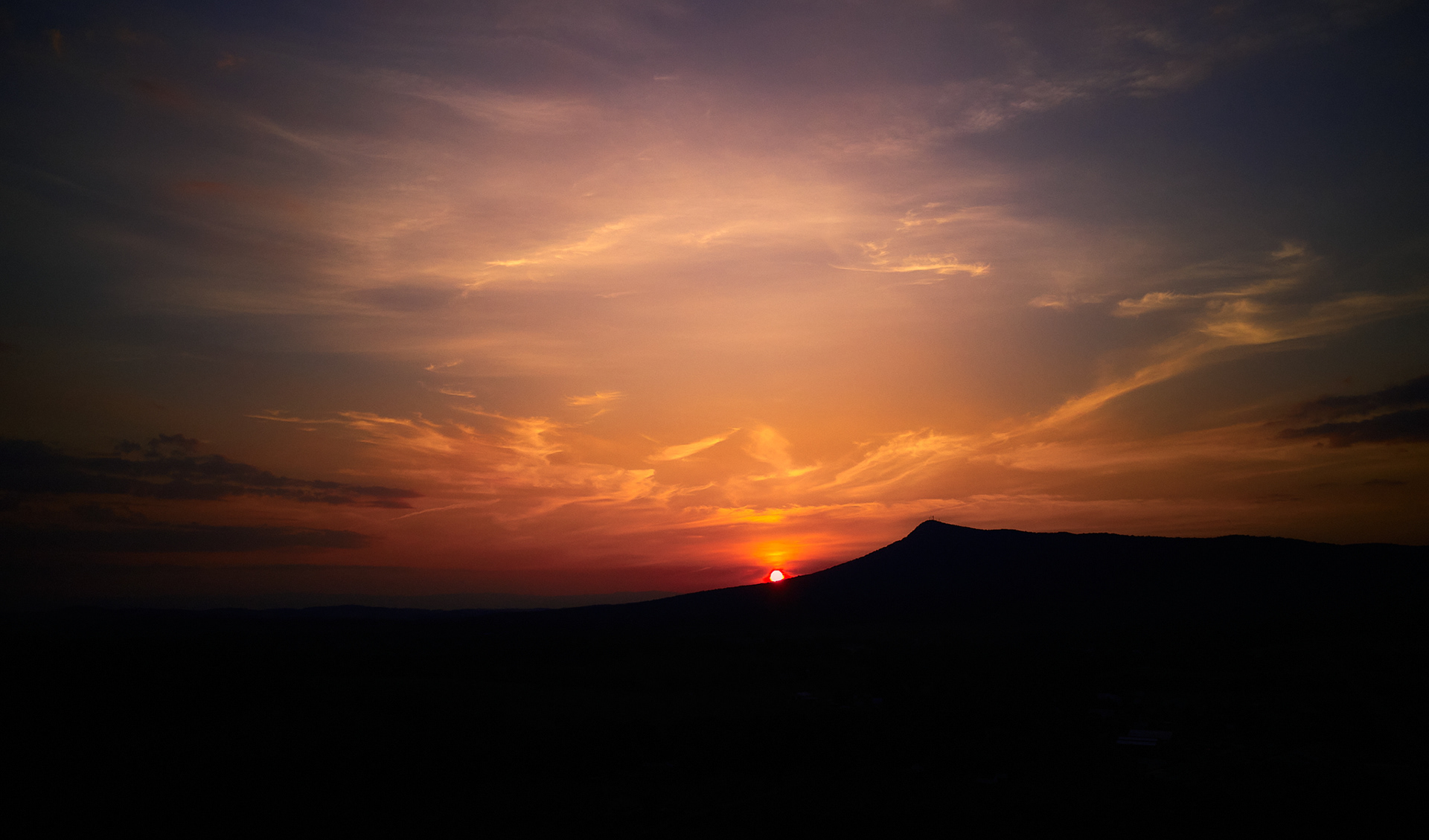 A nice sunset view of Massanutten mountain