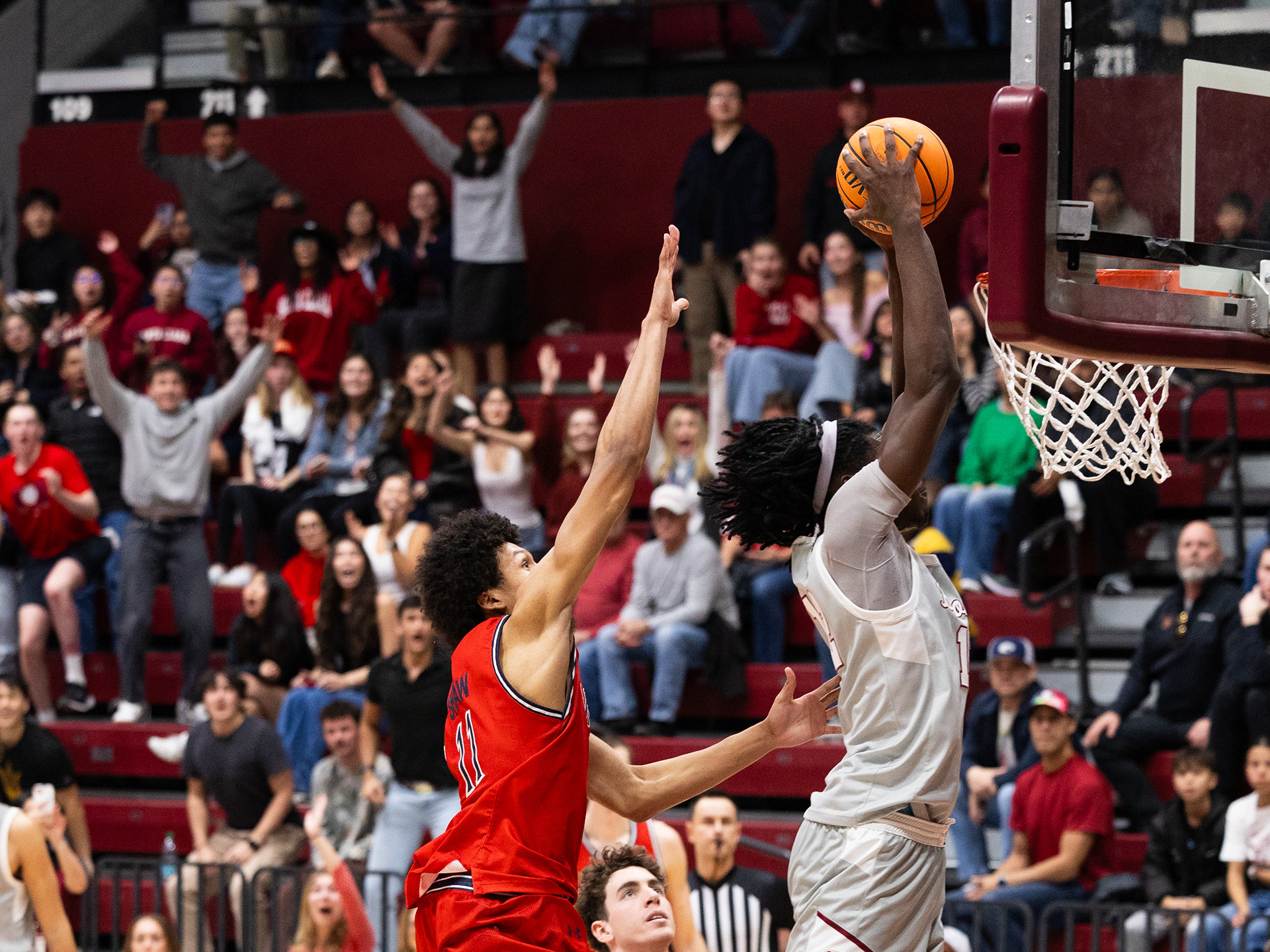 Bukky Oboye ’28 dunks the basketball to put Santa Clara up 60-51 with 29 seconds left in their game against Saint Mary’s College of California at the Leavey Center on Saturday, Jan. 17, 2026. (Nina Glick/The Santa Clara)