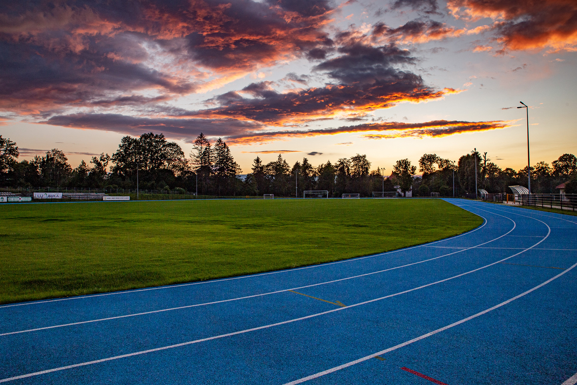 stadion lekkoatletyczny w Lubawce 