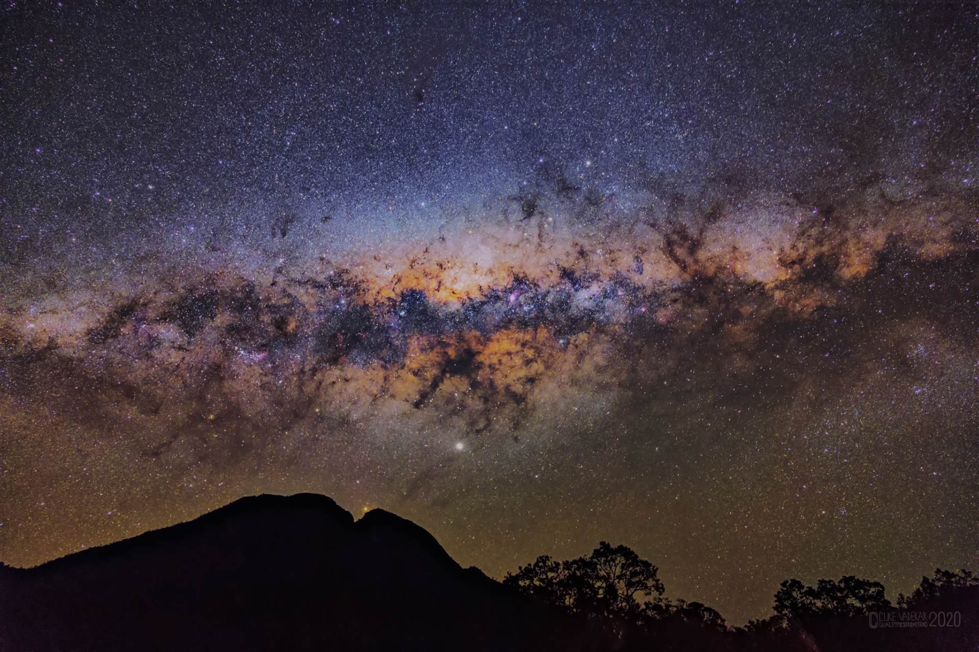 Milky Way arching over Warrumbungle