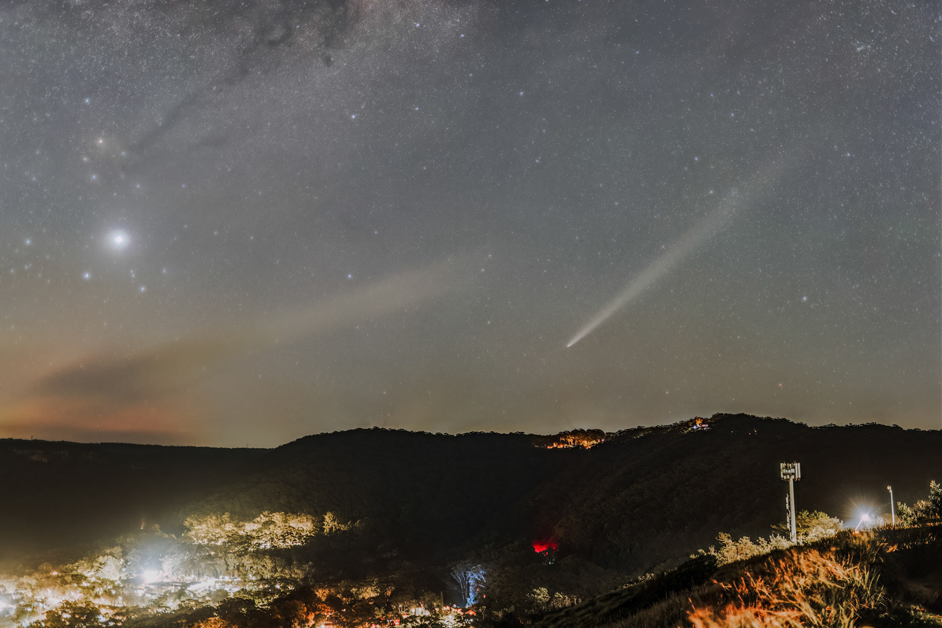Comet Tsuchinshan Atlas from Stanwell Tops