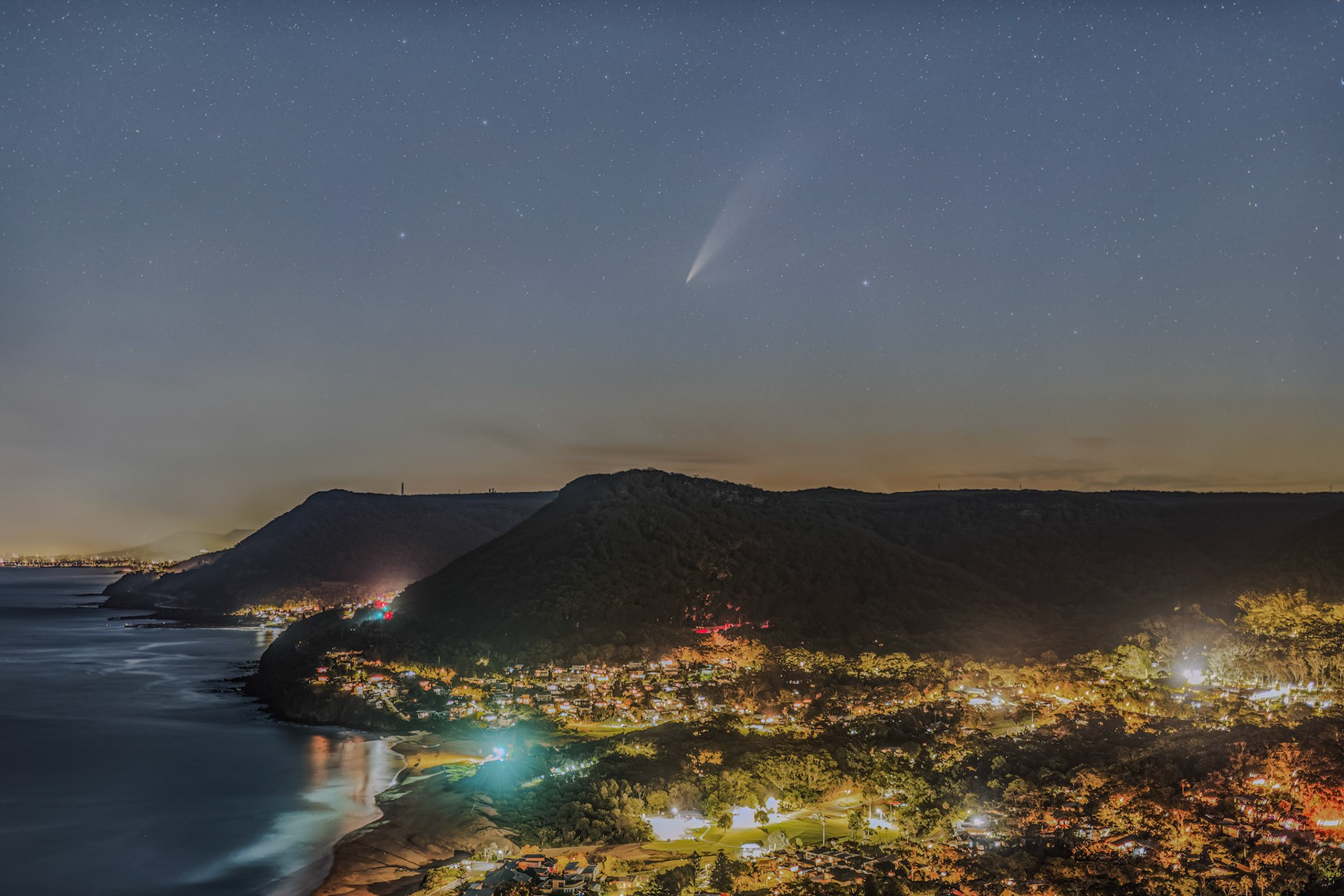 Comet G3 ATLAS from Stanwell Tops