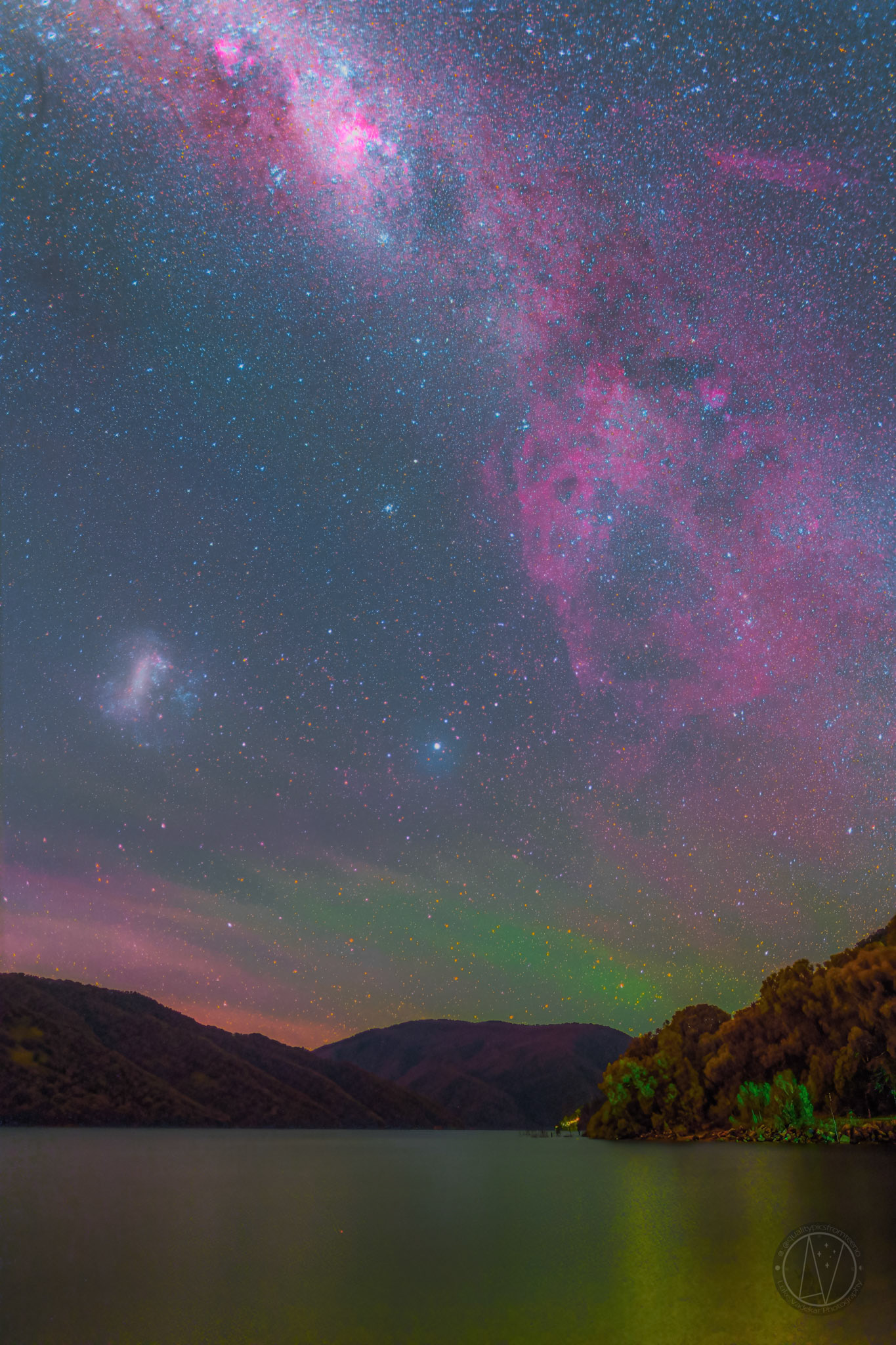 Gum Nebula and airglow over Burrinjuck
