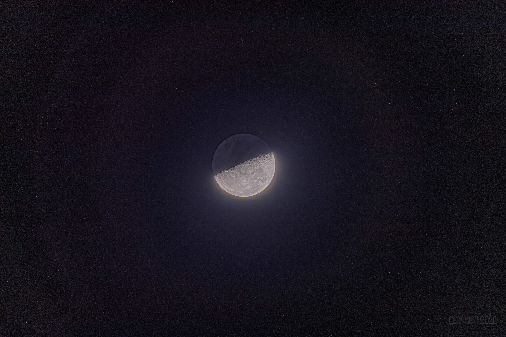 Last Quarter Moon in HDR