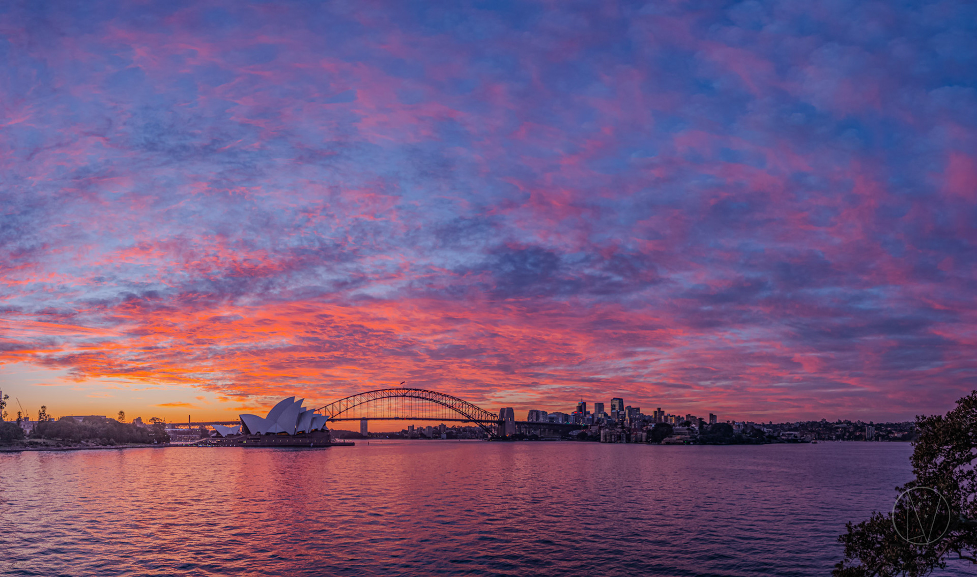 Nice sunset at Mrs Macquarie's Chair