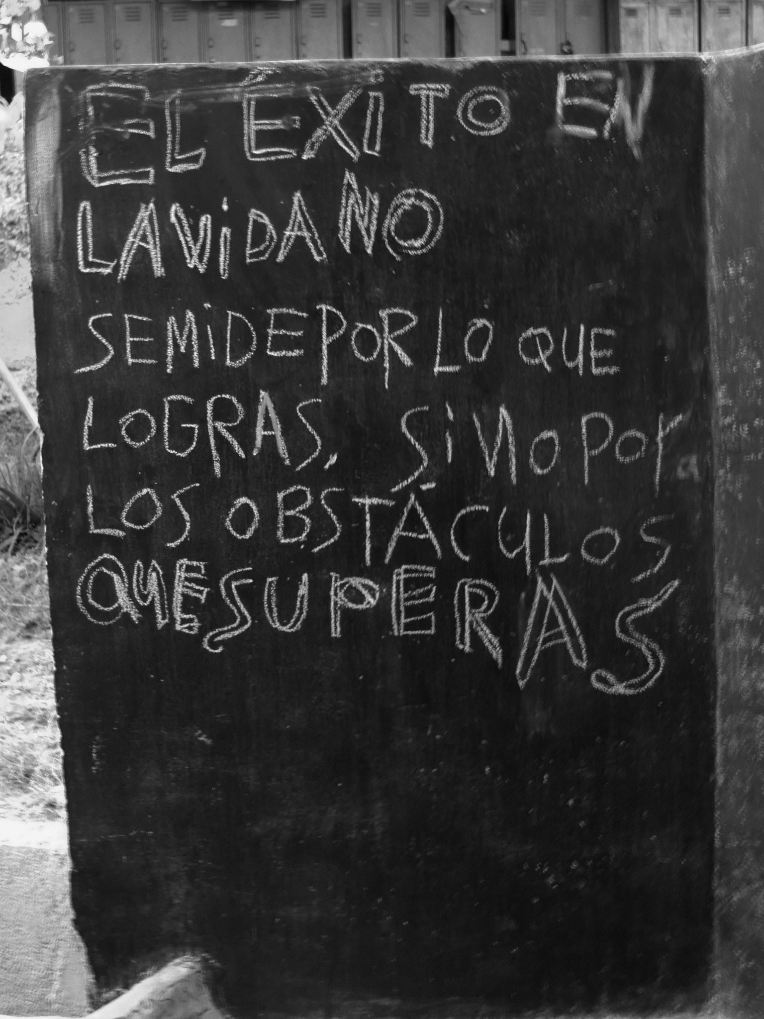 Frase escrita por uno de los hombres alojados en el albergue
