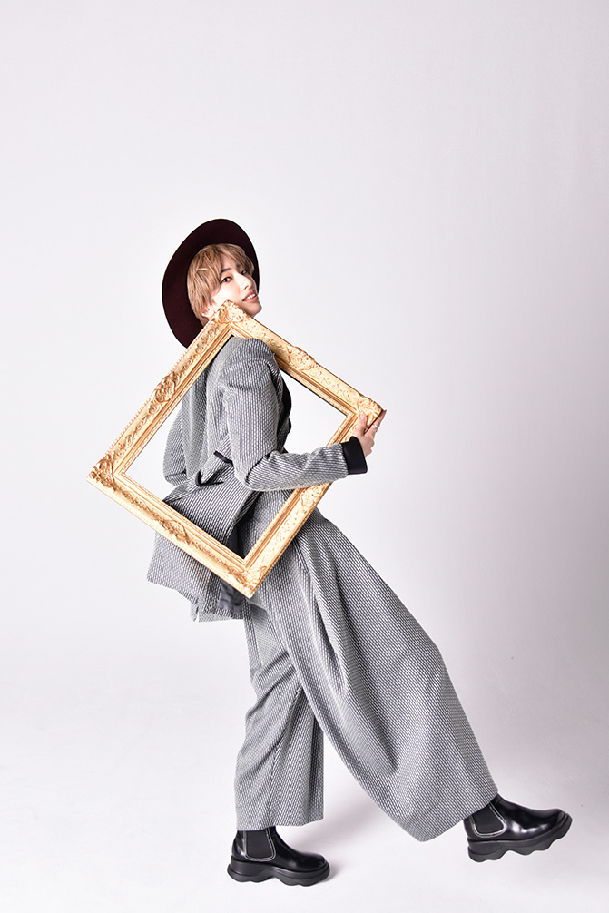 柚香光さん 『STAGEnavi 』vol.95