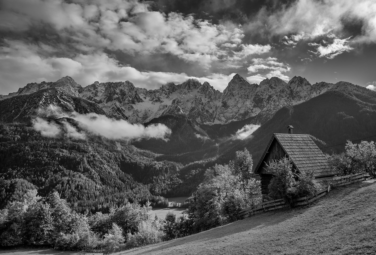 Mountain Chalet (Mono)