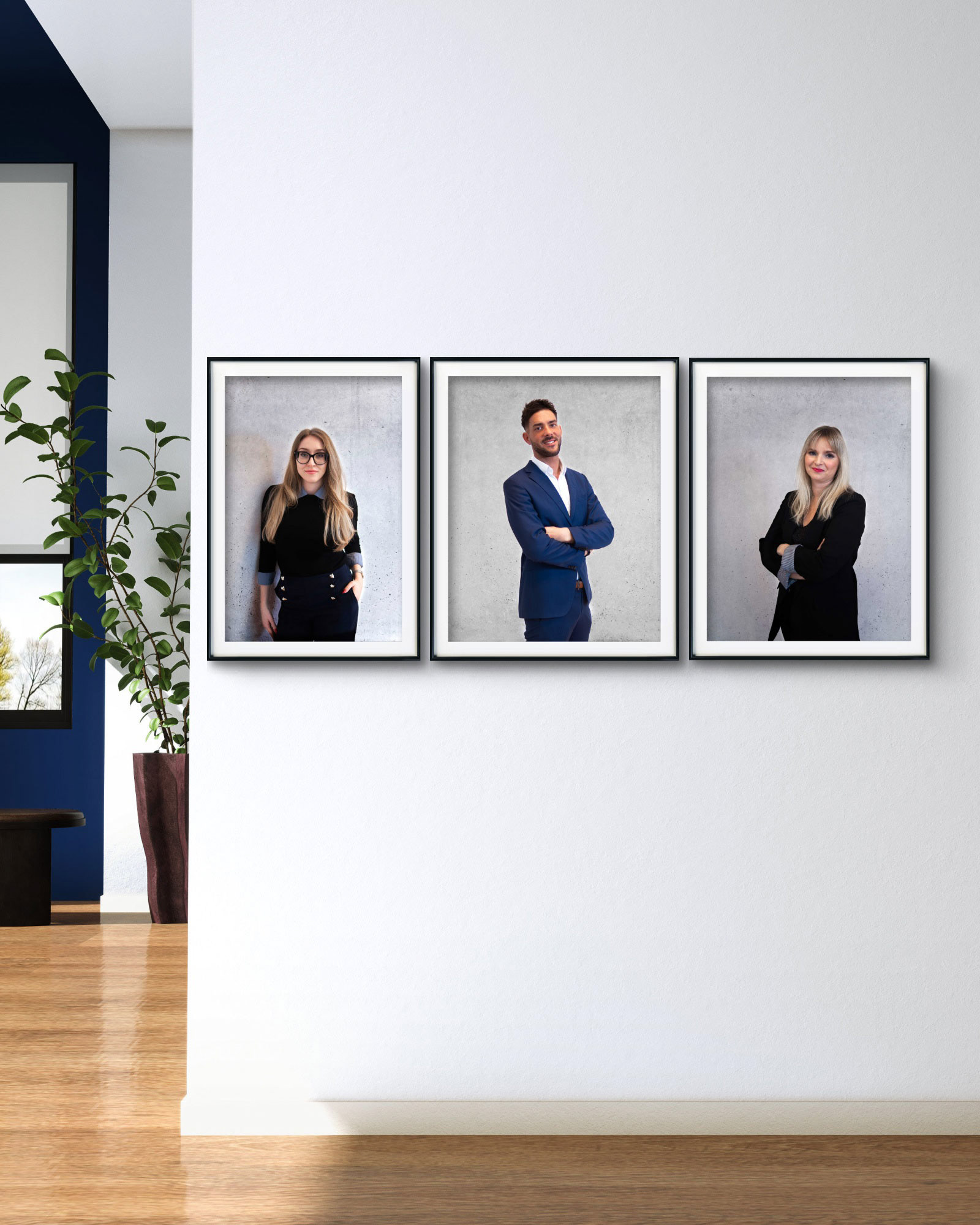 Professionelles Business-Teamfoto vor Sichtbetonwand, aufgenommen im Fotostudio von Medusa Fotografie in Regensburg