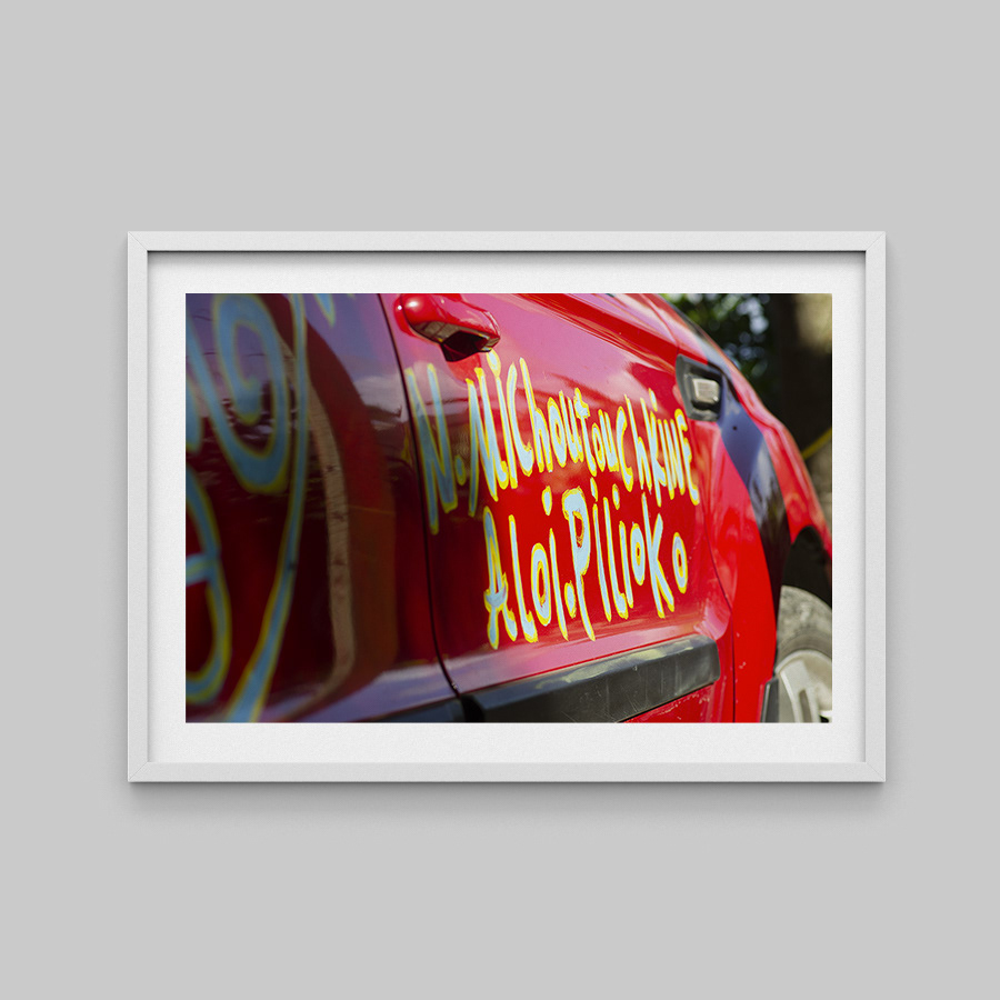 Voitures et bus décorés par Aloï