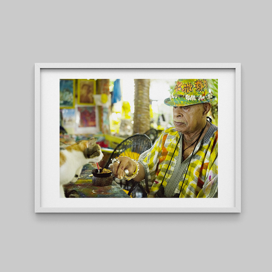 ...un café avec le chat...