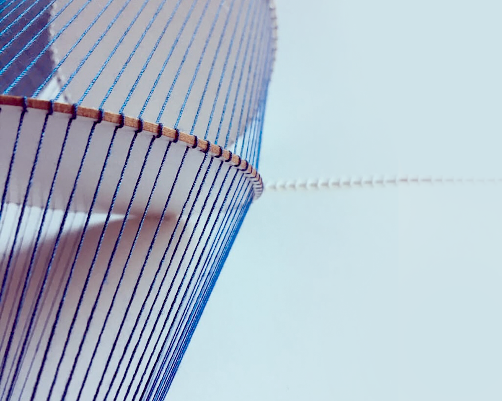 Collapsible yarn strings