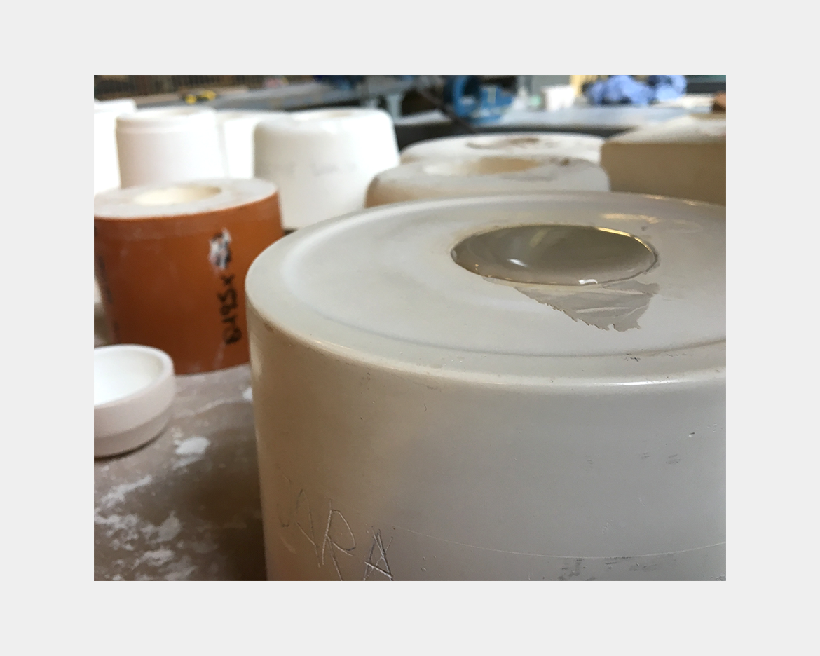 Letting the ceramic settle before emptying
