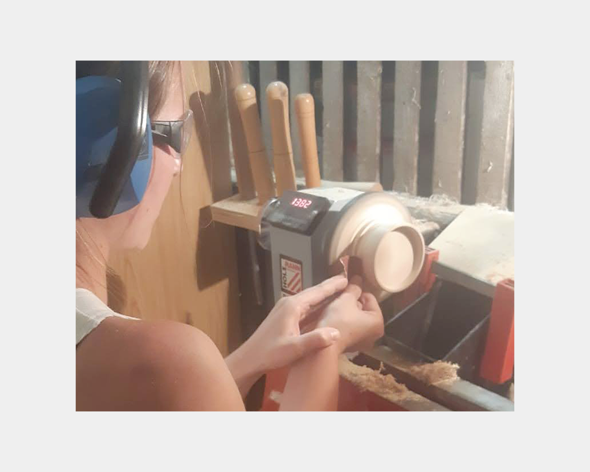 Making the wooden body of the clock