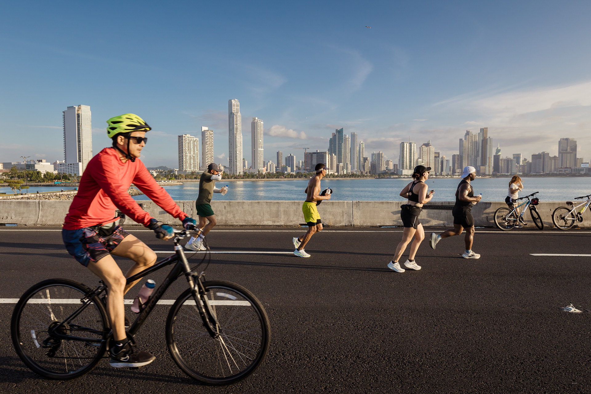 Every Sunday, Ciclovía takes over Cinta Costera III, turning it into a car-free paradise for joggers, cyclists, and early risers, all with the stunning skyline as a backdrop.
